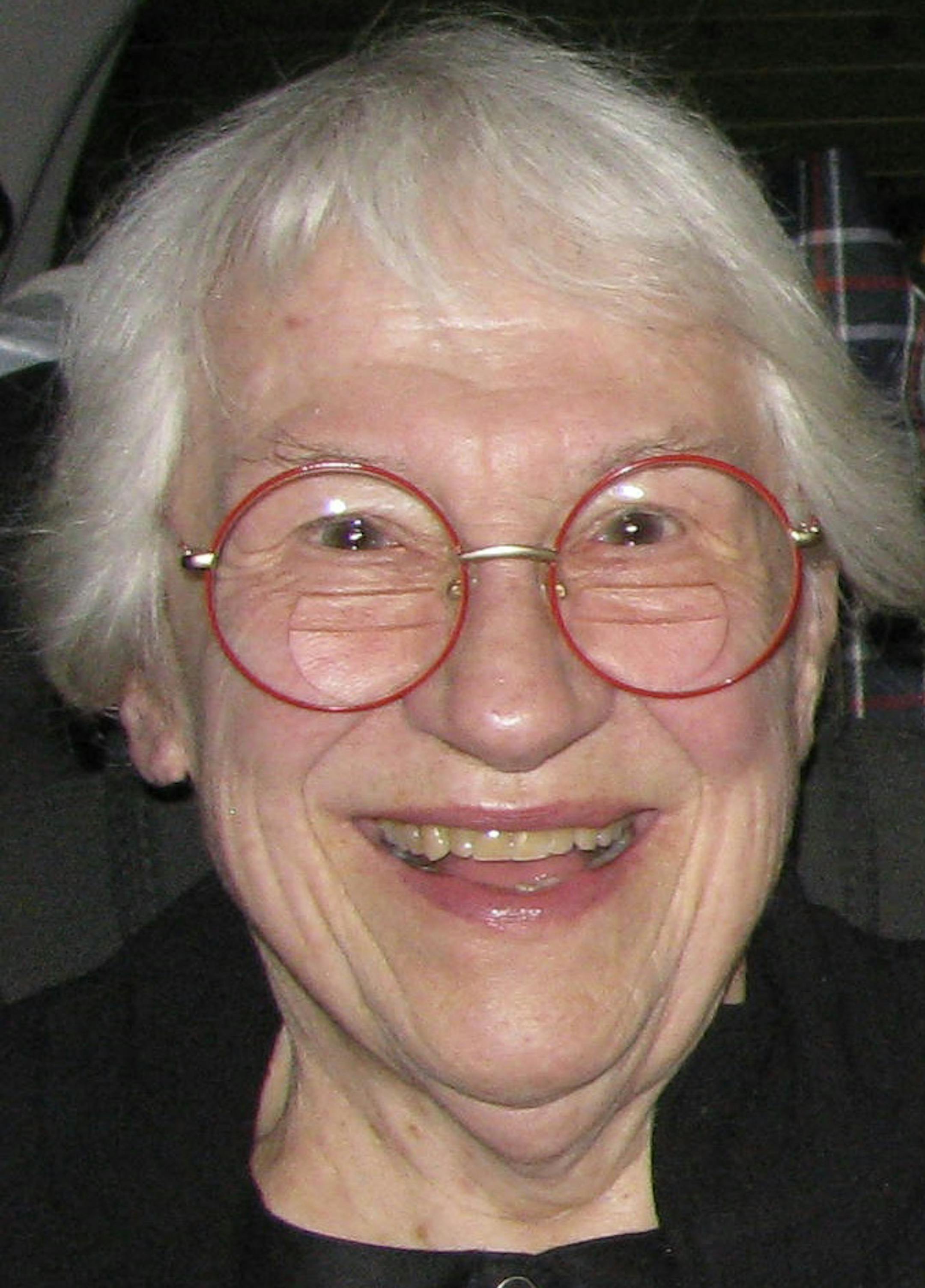 Helen Louise Kuehn, a long time resident of Minneapolis and prominent brewing chemist, died on July 3 at the age of 86 after a short illness. She was born October 2, 1927, to Henry Edward Kuehn, a Minneapolis flour milling executive, and Alma Boehme Kuehn.