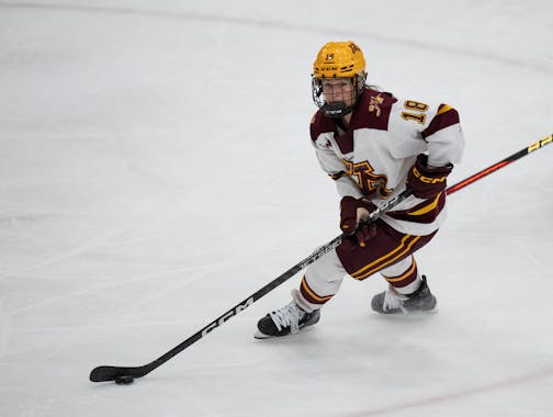 Minnesota forward Abbey Murphy (18) in the second period. Gophers women's hockey hosted Ohio State at Ridder Arena in Minneapolis, Minn, on Saturday, Feb. 4, 2023. ] RENEE JONES SCHNEIDER • renee.jones@startribune.com