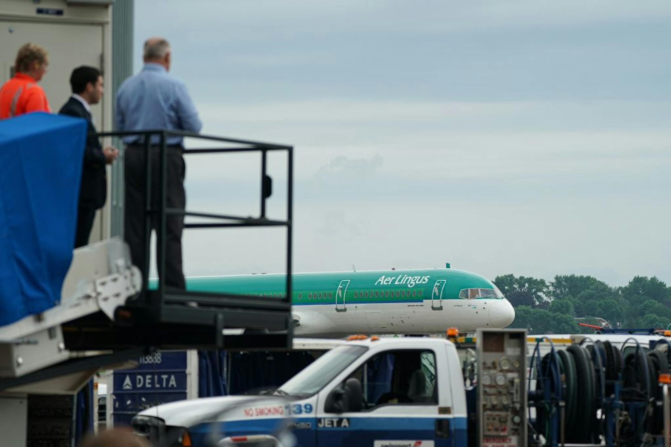 The first direct Aer Lingus flight from Dublin landed at Minneapolis St. Paul International Airport. It received a water canon welcome from the Airport fire Department and the Mall of America brought SpongeBob SquarePants and handed out gift bags. Sweet Retreat Cupcake Boutique provided specially designed cupcakes and a special cake with landmarks from Minneapolis and Dublin.