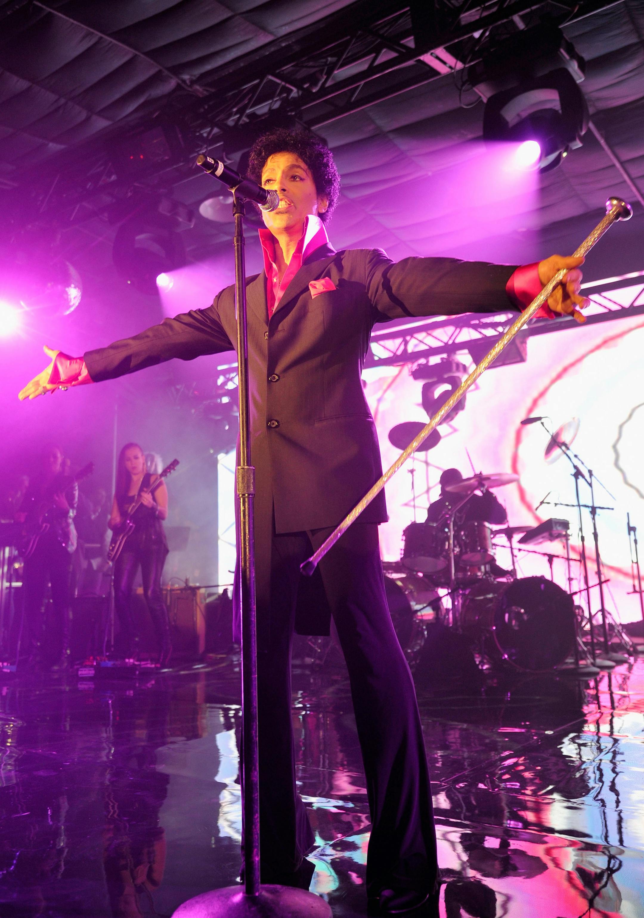 AUSTIN, TX - MARCH 16: Prince performs as Samsung Galaxy presents Prince and A Tribe Called Quest at SXSW on March 16, 2013 in Austin, Texas. (Photo by John Sciulli/Getty Images for Samsung) ORG XMIT: 164059871 ORG XMIT: MIN1303171455040865