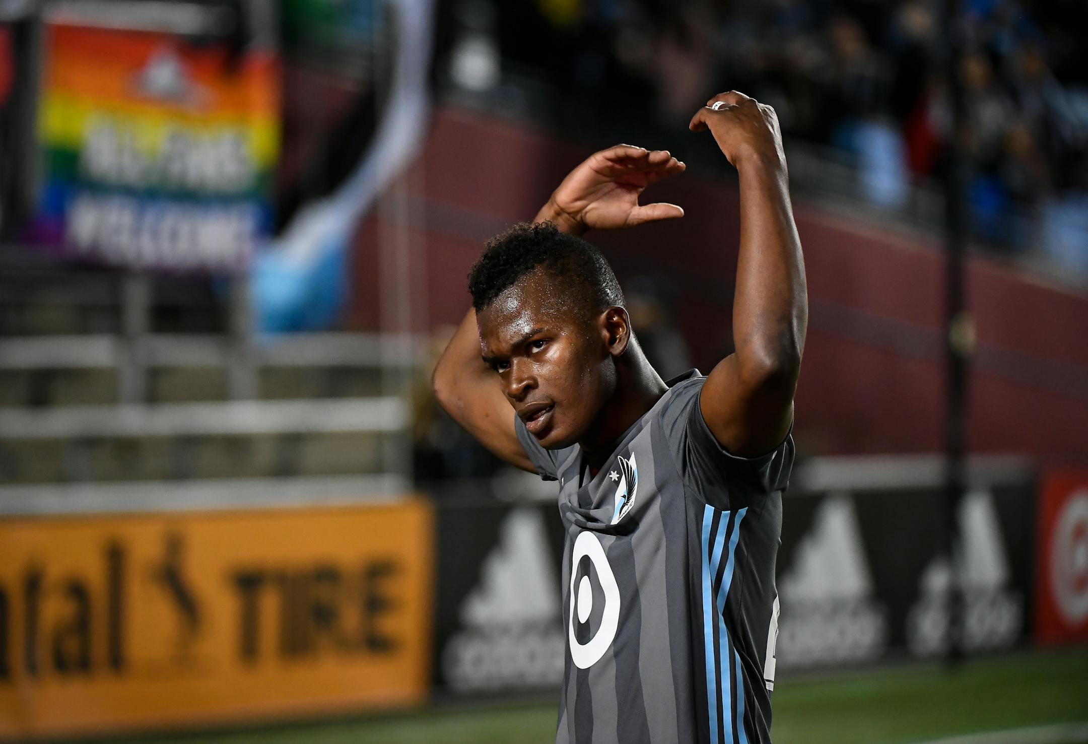 Minnesota United midfielder Darwin Quintero tried to get some energy into the crowd before a United corner kick Saturday. ] AARON LAVINSKY • aaron.lavinsky@startribune.com Minnesota United played the Houston Dynamo on Saturday, April 28, 2018 at TCF Bank Stadium in Minneapolis, Minn.