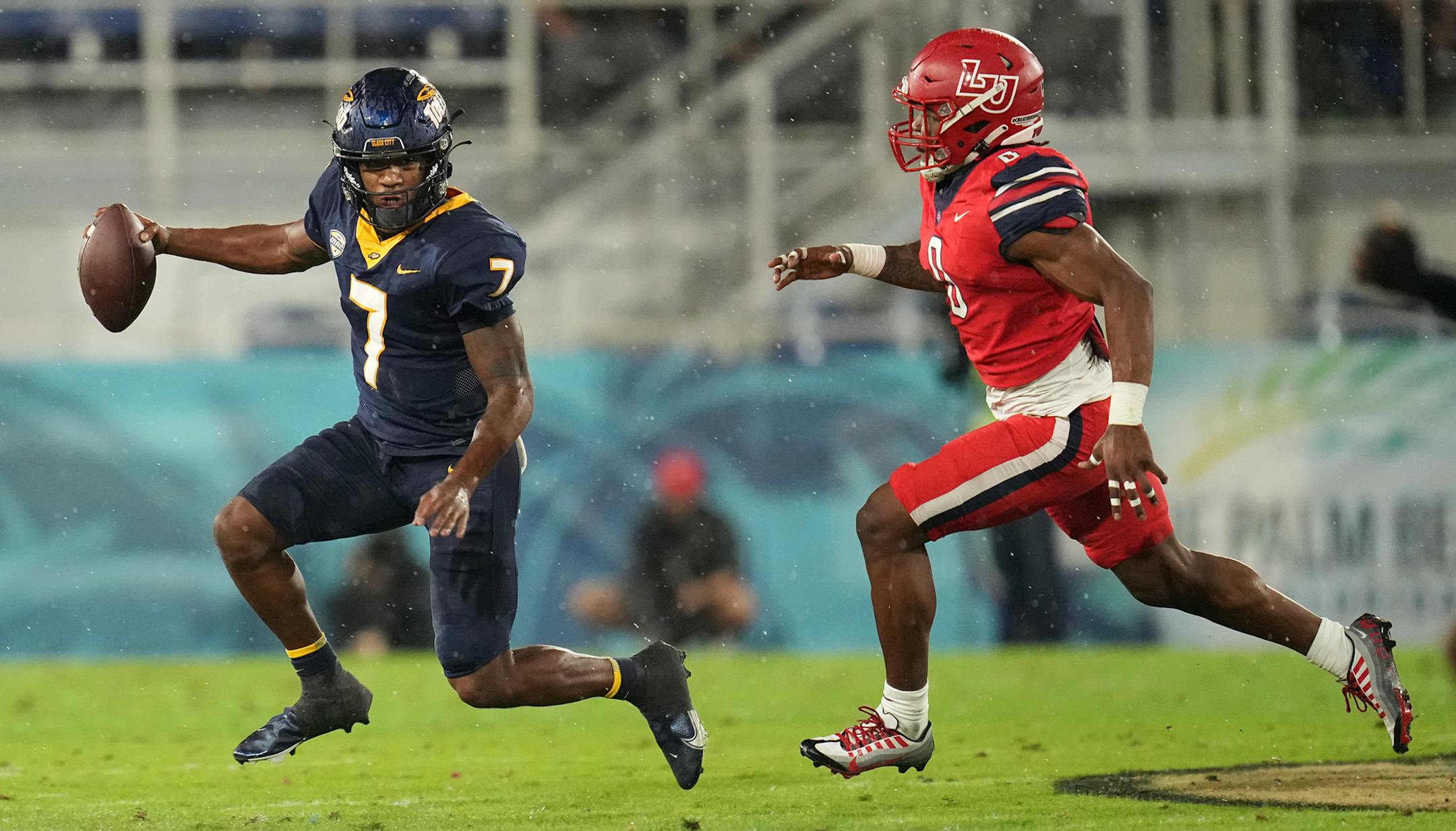 Toledo quarterback Dequan Finn