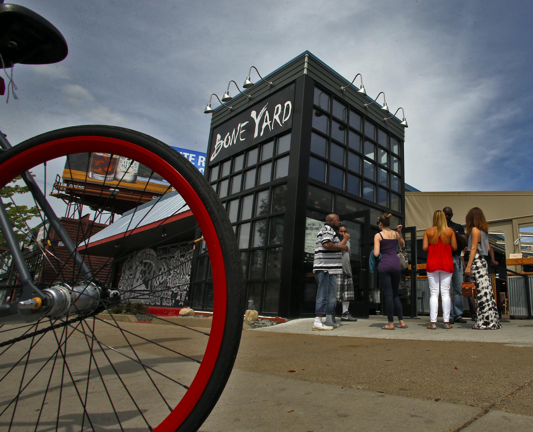 Profile of Bone Yard in Minneapolis uptown as it gears up for Sunday Funday events. ] (MARLIN LEVISON/STARTRIBUNE(mlevison@startribune.com)