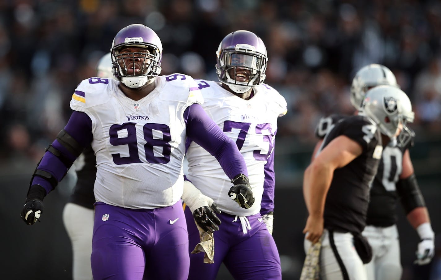 Minnesota Vikings defensive tackle Linval Joseph (98).