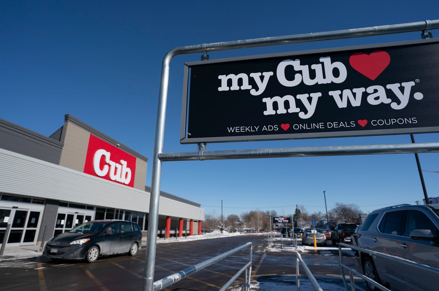 Cub store on Lake Street