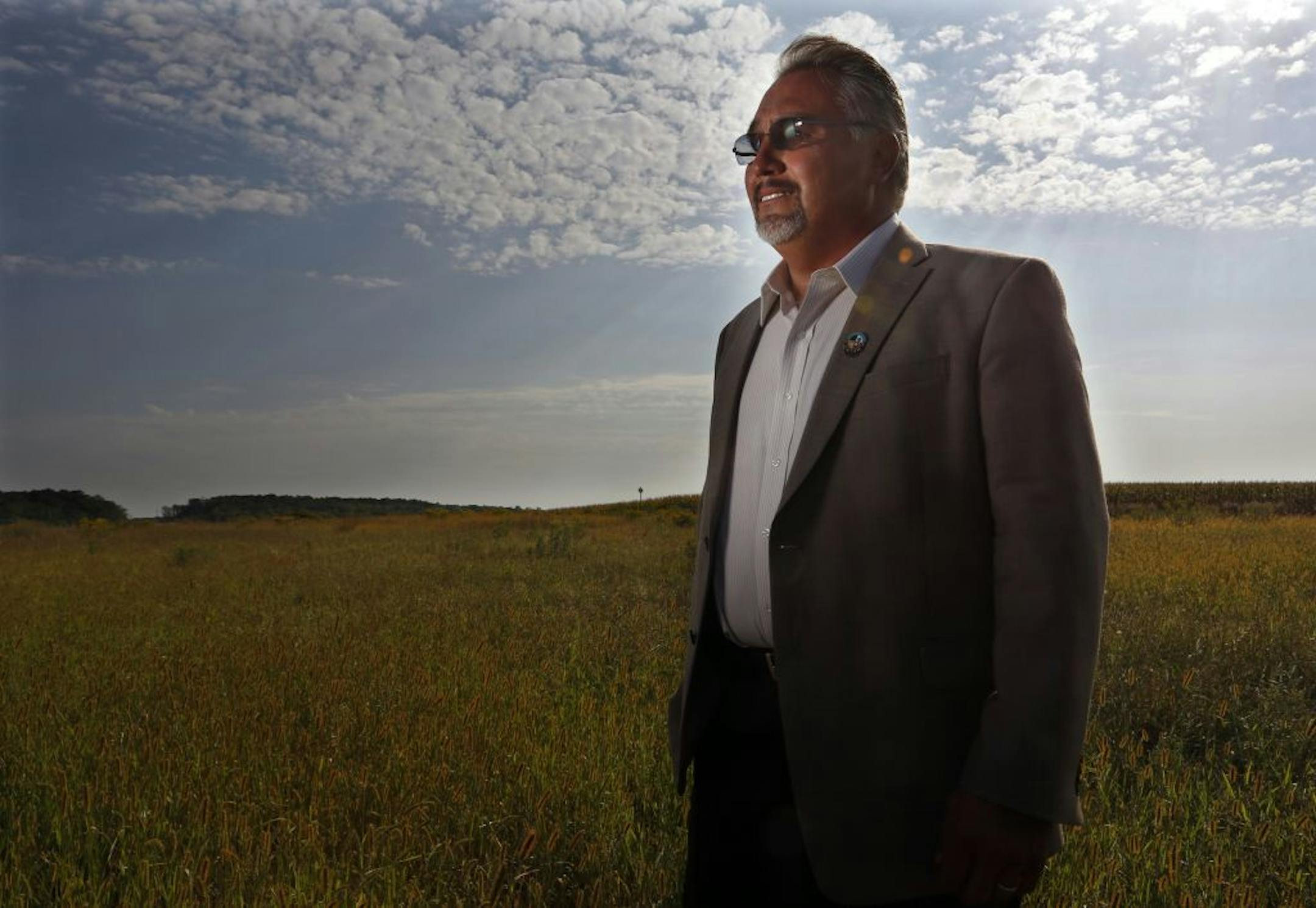 Shakopee Mdewakanton Sioux Community Chairman Charlie Vig is the successor to Stanley R. Crooks who recently passed away .