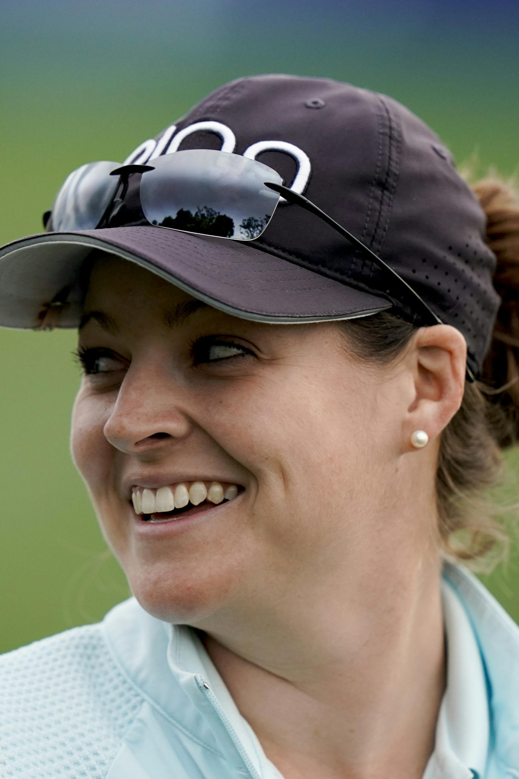 Ally McDonald walks to 18th green during the first round of the LPGA Tour ANA Inspiration golf tournament at Mission Hills Country Club Thursday, April 4, 2019, in Rancho Mirage, Calif. (AP Photo/Chris Carlson) ORG XMIT: MERed61f295447729f1b74e3356bee46