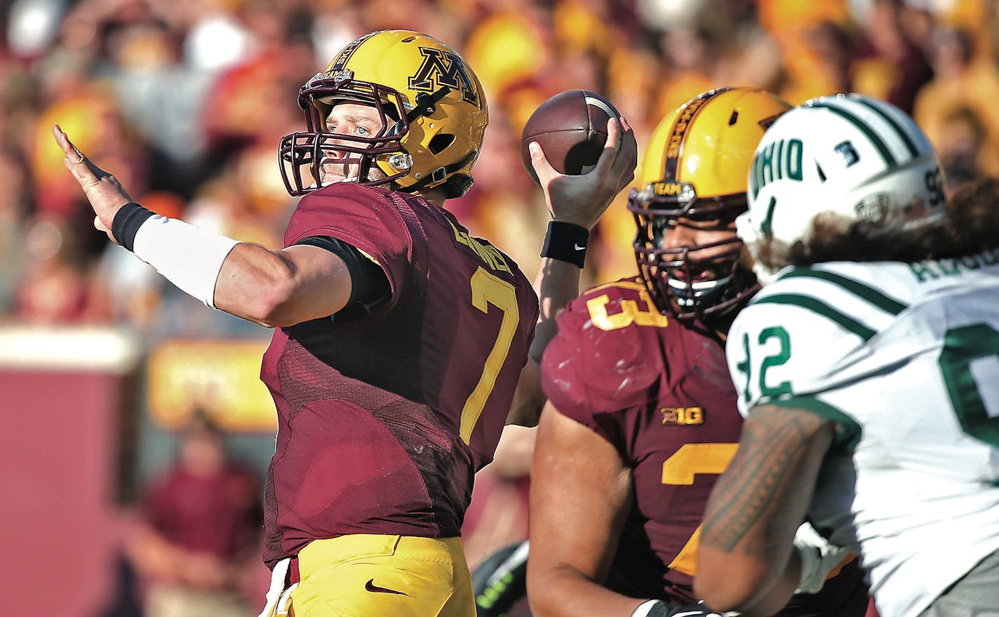 Minnesota quarterback Mitch Leidner