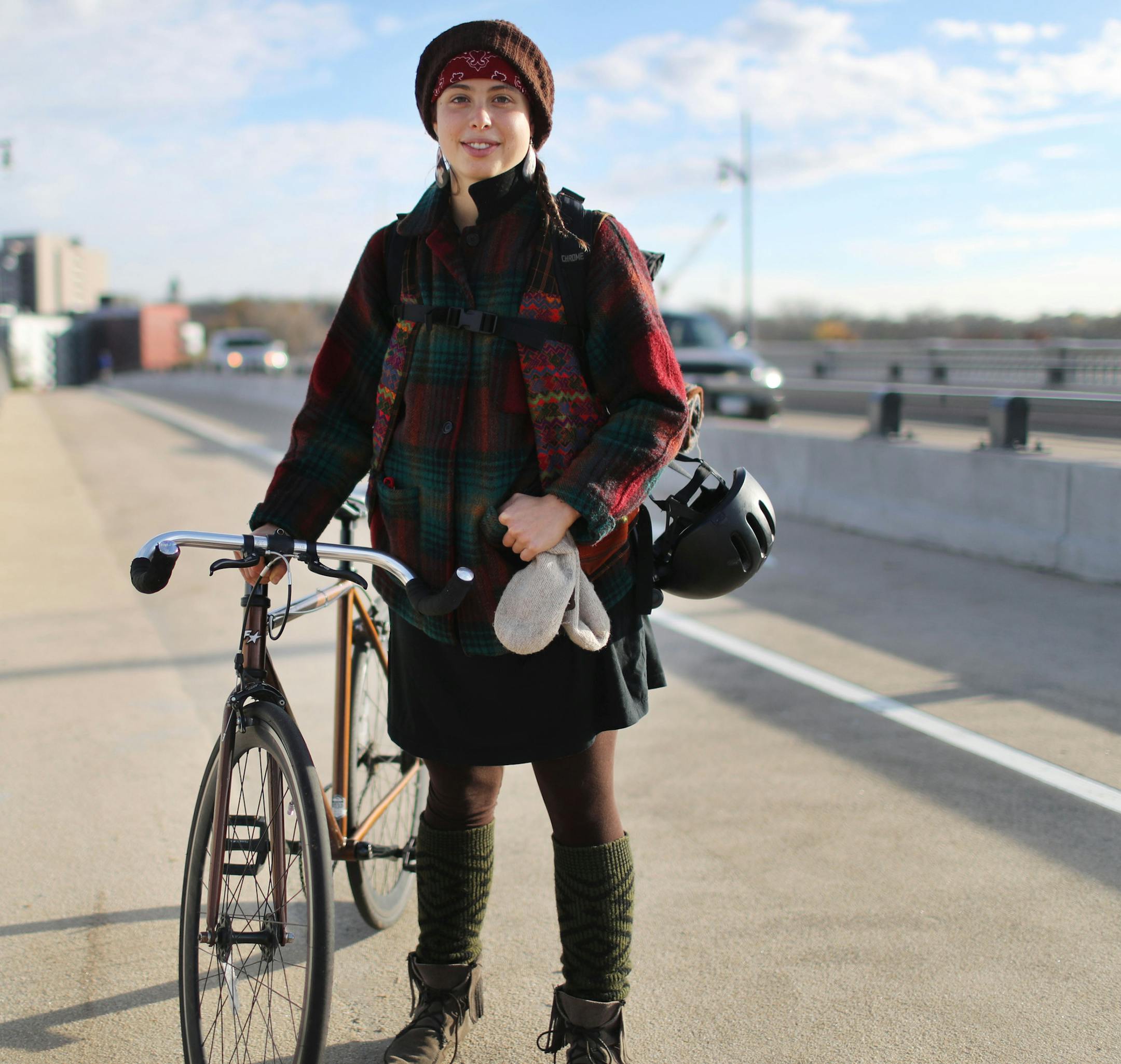 Isa Schulz, 25, of Minneapolis, is a regular bike commuter who uses her &#xec;fixie&#xee; to get to work at a caf&#xc8; and classes at Minneapolis Community & Technical College. She is studying to be a midwife. Schulz was photographed Wednesday, Nov. 2, 2016, on the Franklin Avenue Bridge in Minneapolis, MN.](DAVID JOLES/STARTRIBUNE)djoles@startribune.com We are doing portraiture of urban cyclists as an ongoing occasional series.**Isa Schulz,cq