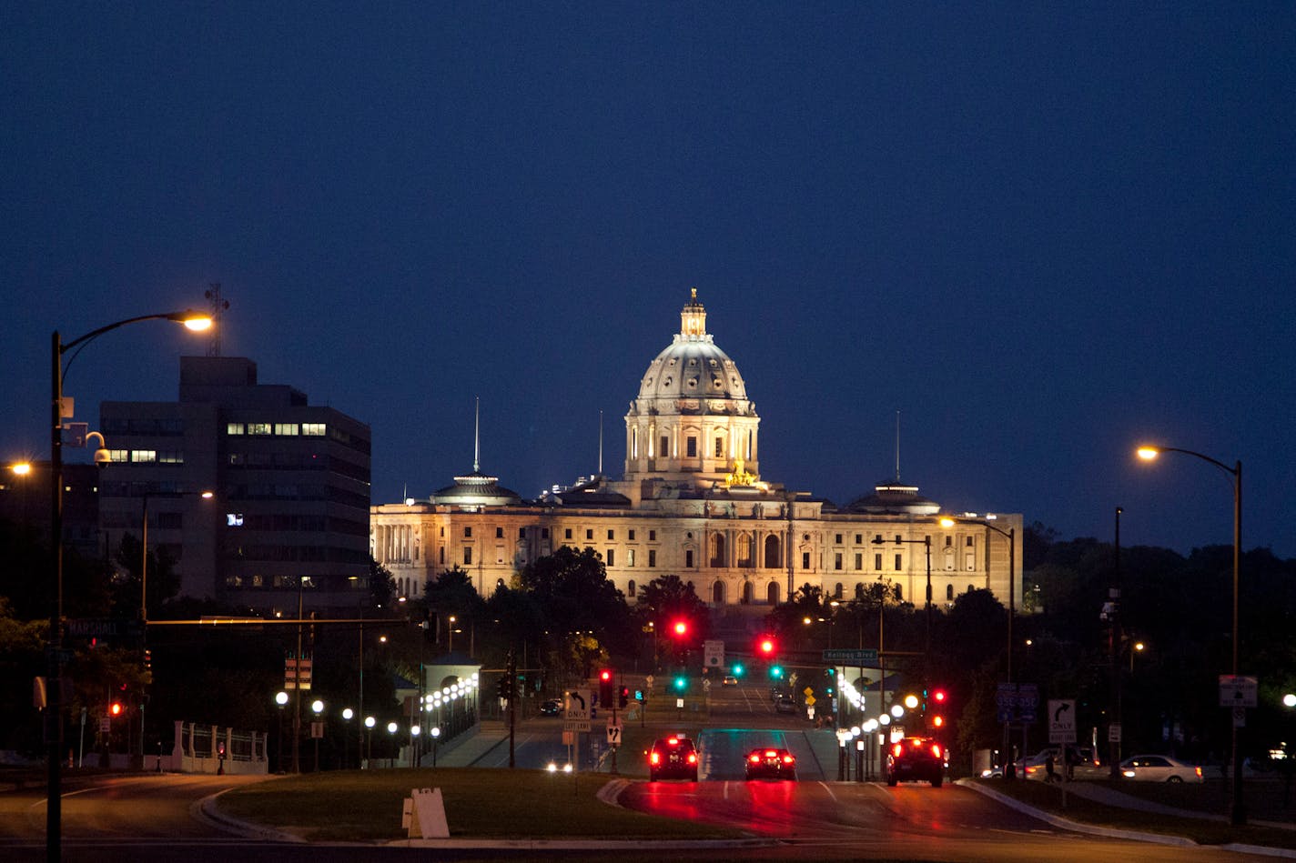 The Minnesota State Capitol stands at night in St. Paul, Minnesota, U.S., on Tuesday, Aug. 20, 2013. Minnesota's real GDP grew 3.5 percent in 2012 and was ranked fifth in growth after North Dakota, Texas, Oregon and Washington. Photographer: Ariana Lindquist/Bloomberg