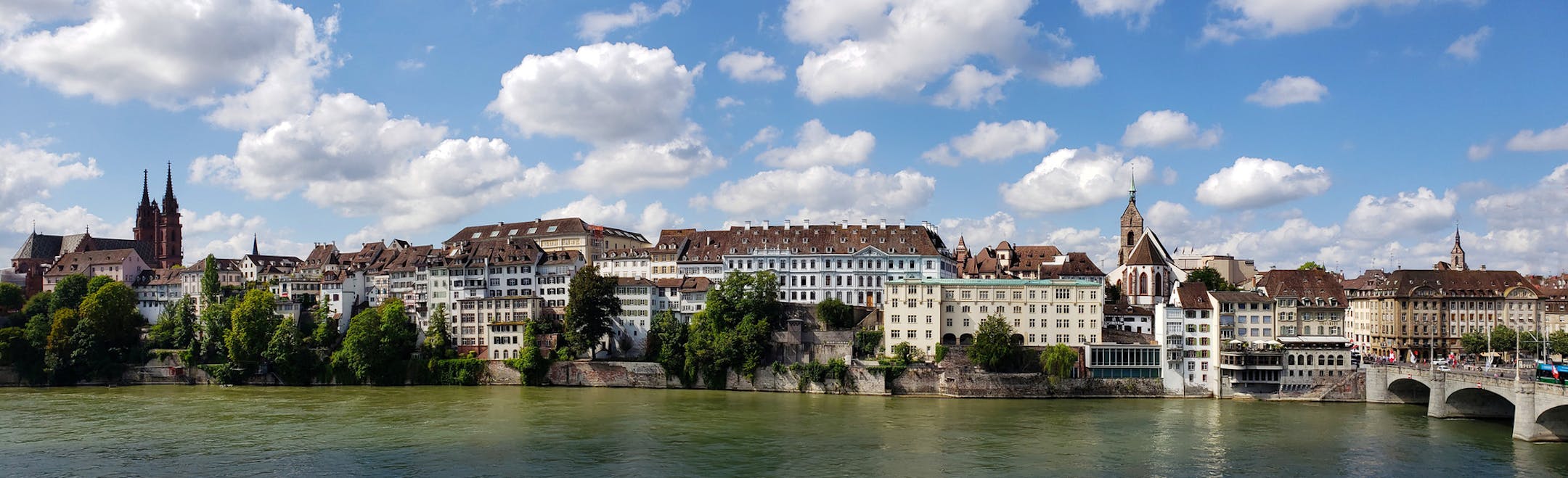 Panoramic view of Basel's Old Town from Kleinbasel, on the eastern shore of the Rhine. (Tony DiBona/TNS) ORG XMIT: 1464080