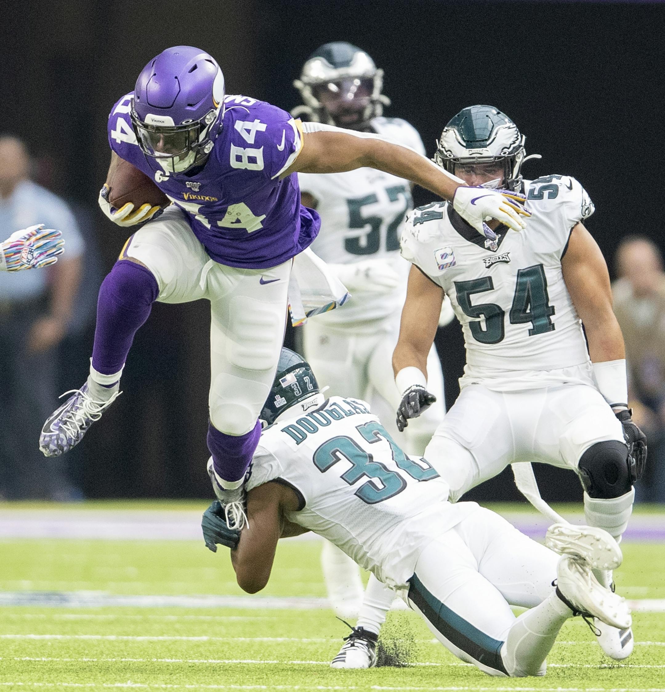 Vikings tight end Irv Smith hurdled Eagles cornerback Rasul Douglas in the fourth quarter.