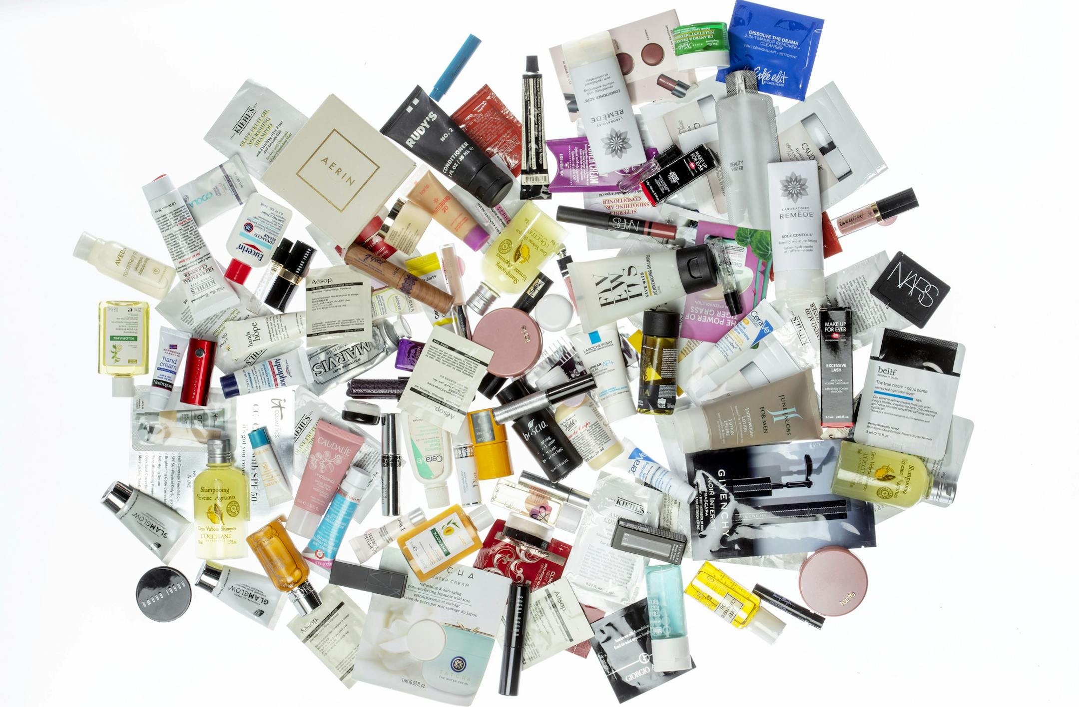 If you’ve ever found yourself waist deep in free samples of beauty products — from tiny soaps to “travel-size” mascaras, hotel toiletries to packets of cleansing mud — you’ve got plenty of company. But there are ways to break the hoarding habit.
(Tony Cenicola/The New York Times)