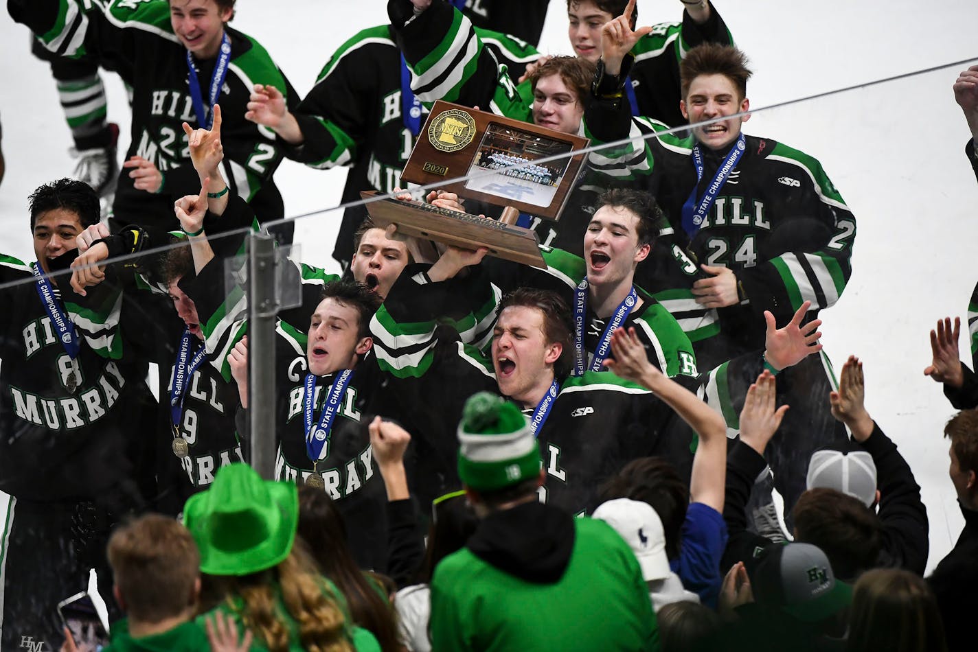 Hill-Murray celebrated their 2A championship victory over Eden Prairie. ] Aaron Lavinsky • aaron.lavinsky@startribune.com Hill-Murray played Eden Prairie in the Class 2A state tournament championship game on Saturday, March 7, 2020 at the Xcel Energy Center in St. Paul, Minn. ORG XMIT: MIN2003072157473684