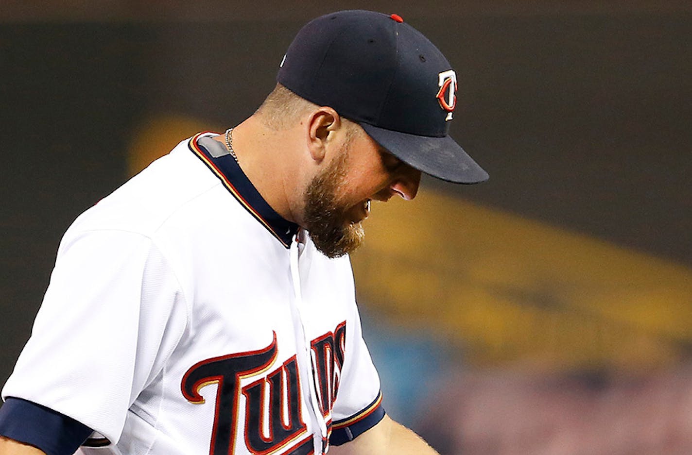 Minnesota Twins pitcher Glen Perkins reacted after giving up a home run to Jung Ho Kang in the ninth inning. Pittsburg beat Minnesota by a final score of 8-7.