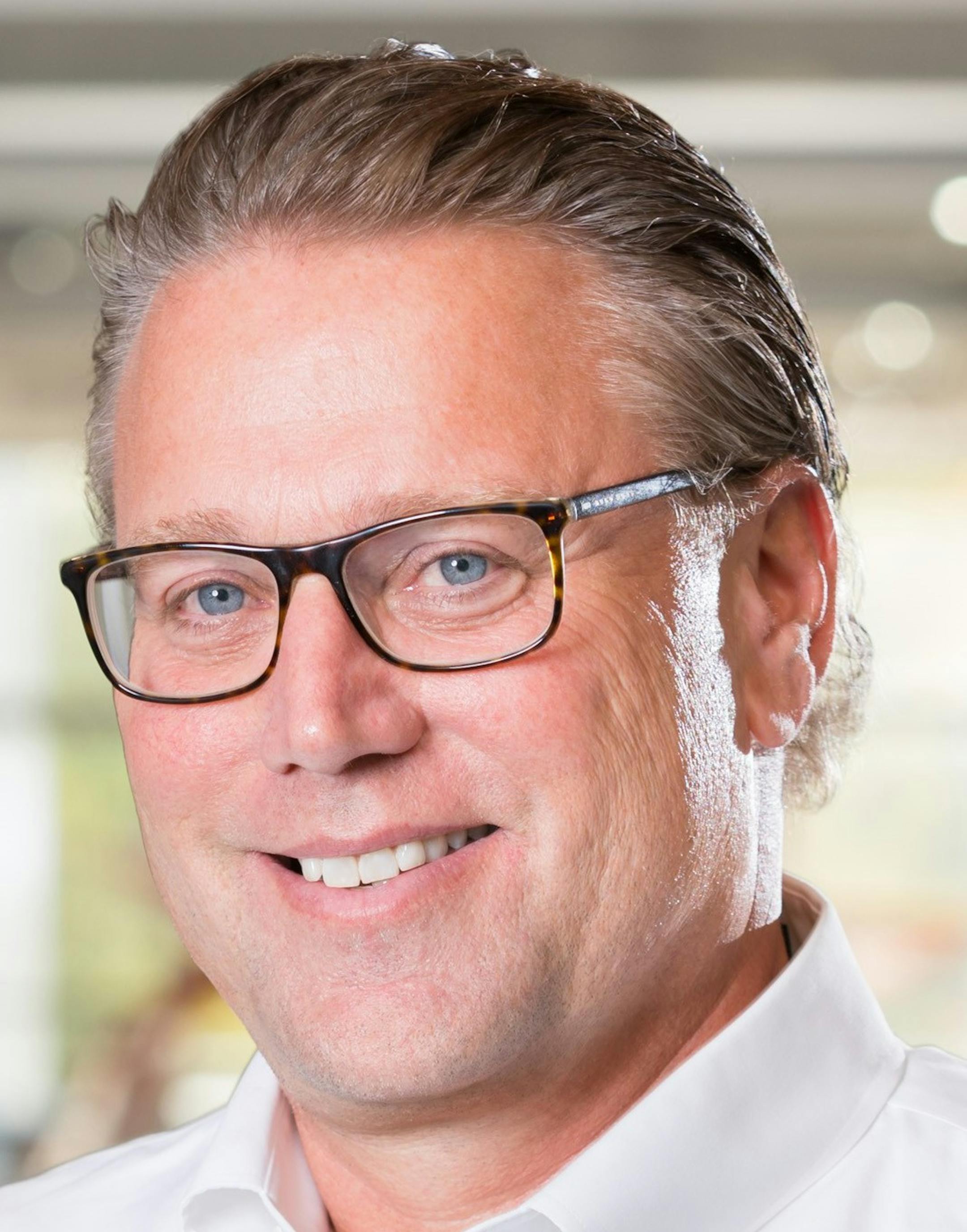 DOUG ROBINSON, chief reveue officer,
BIND