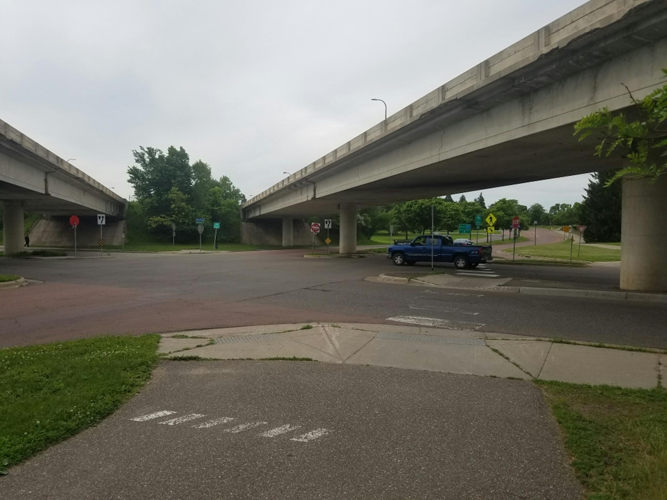 Hennepin County will replace deteriorating bridges on West Broadway Avenue over Lowry Avenue and Theodore Wirth Parkway in 2020.