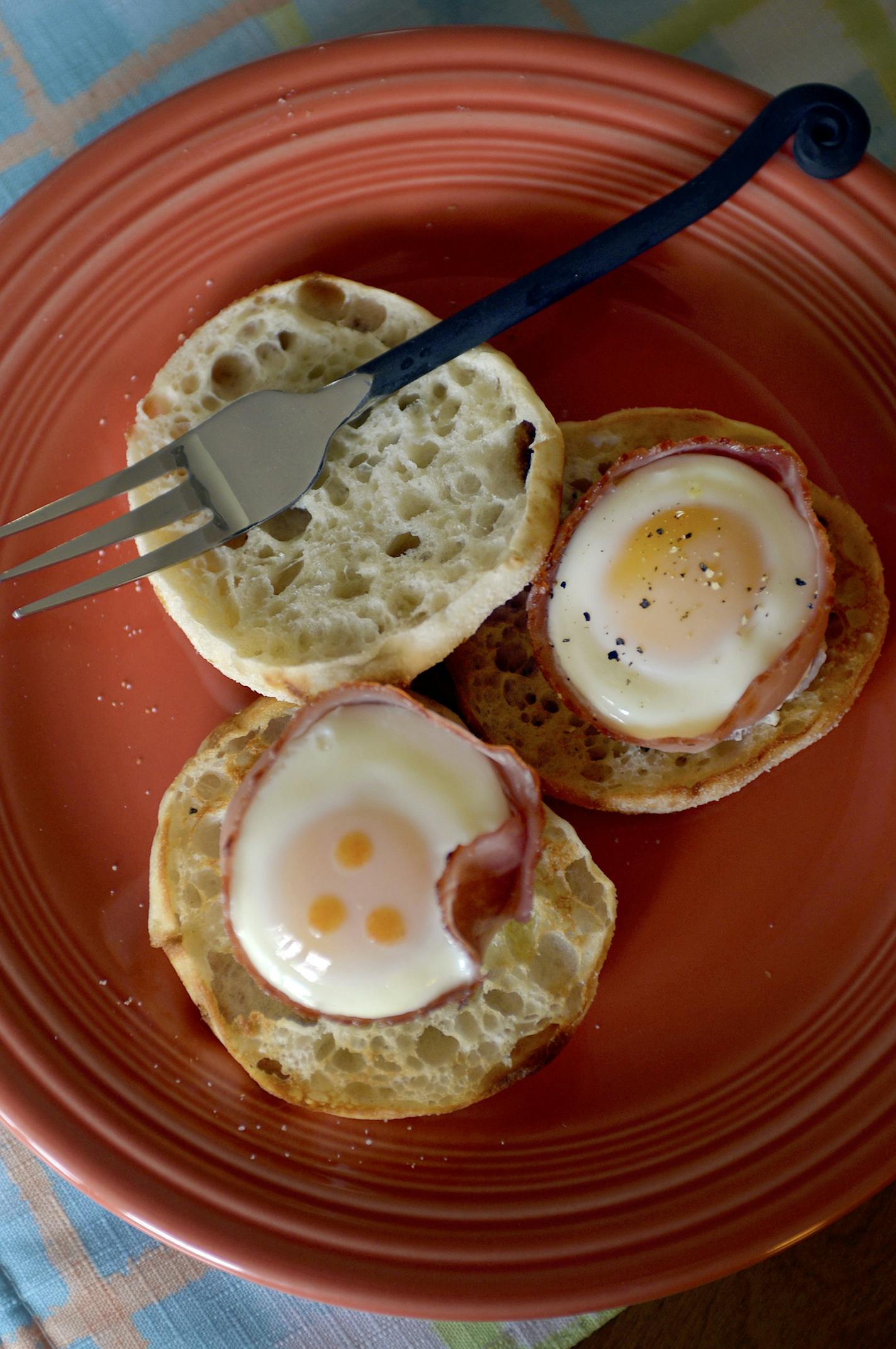 Ham and egg cup on English muffin. (T. Ortega Gaines/Charlotte Observer/TNS) ORG XMIT: 1182925