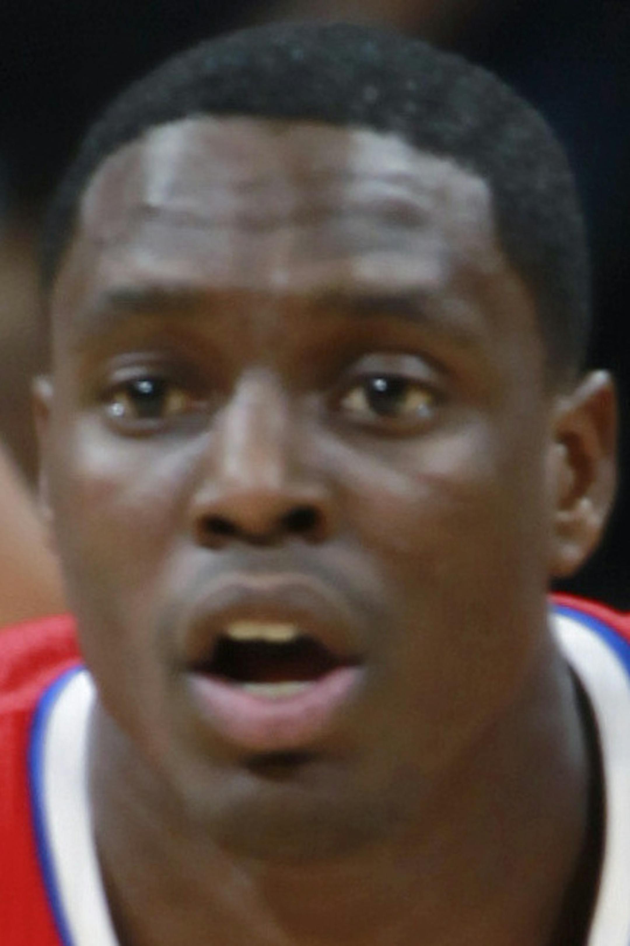 Los Angeles Clippers guard Darren Collison brings ball up the court against the Denver Nuggets in the first quarter of an NBA basketball game in Denver on Monday, Feb. 3, 2014. (AP Photo/David Zalubowski)