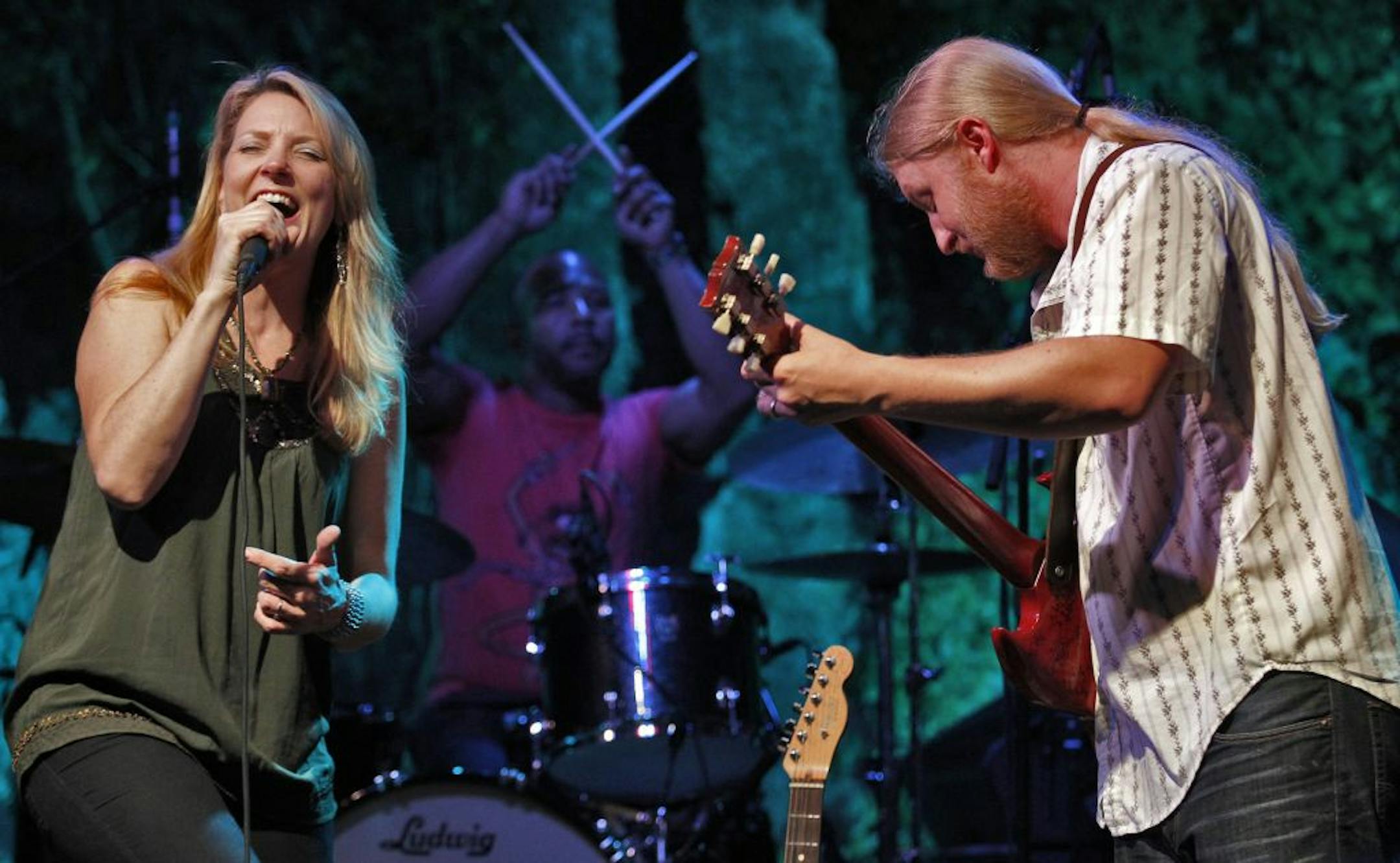 Susan Tedeschi-Derek Trucks band in concert at the Minnesota Zoo.