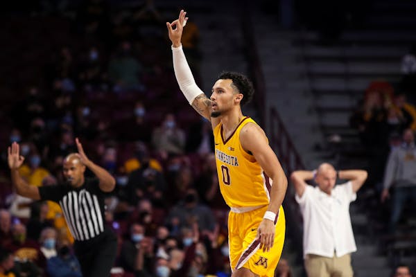 Gophers men showing big improvement in three-point shooting