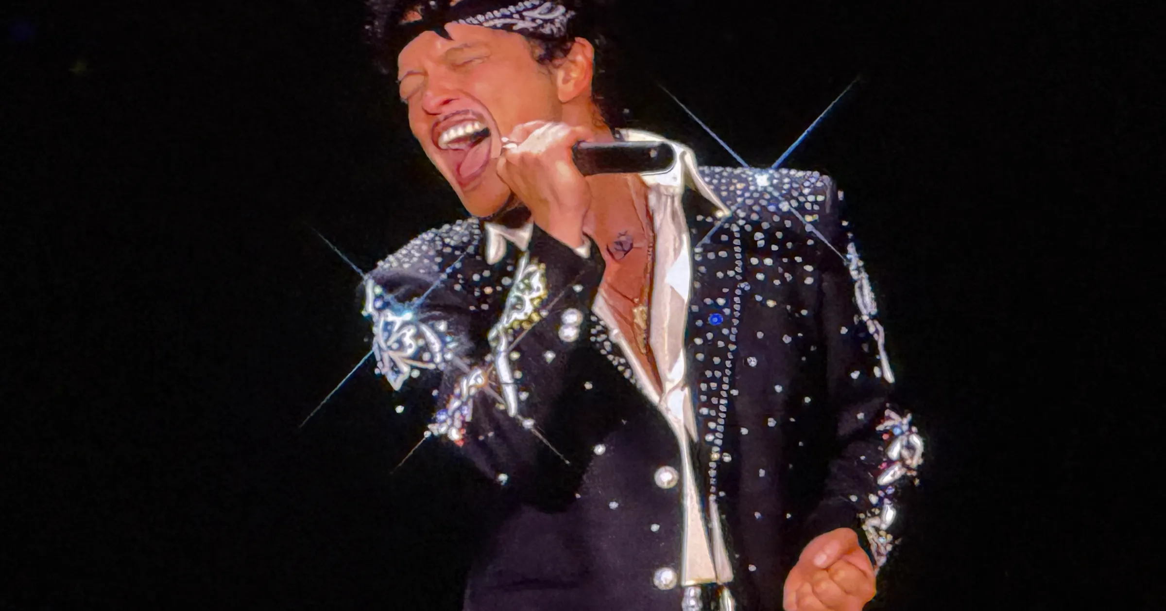 Review: Bruno Mars shows Minneapolis why he’s America’s best male ...