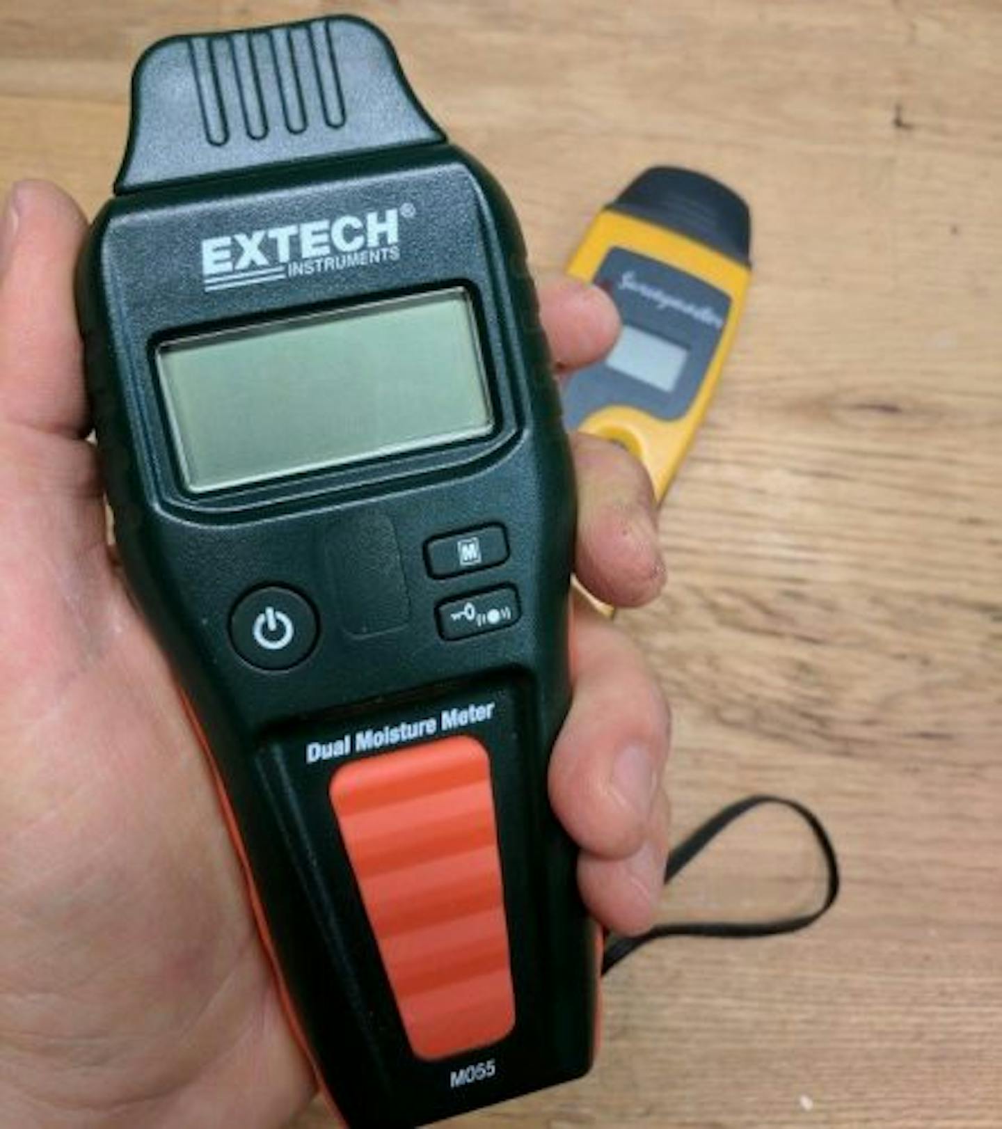 Extech dual store moisture meter