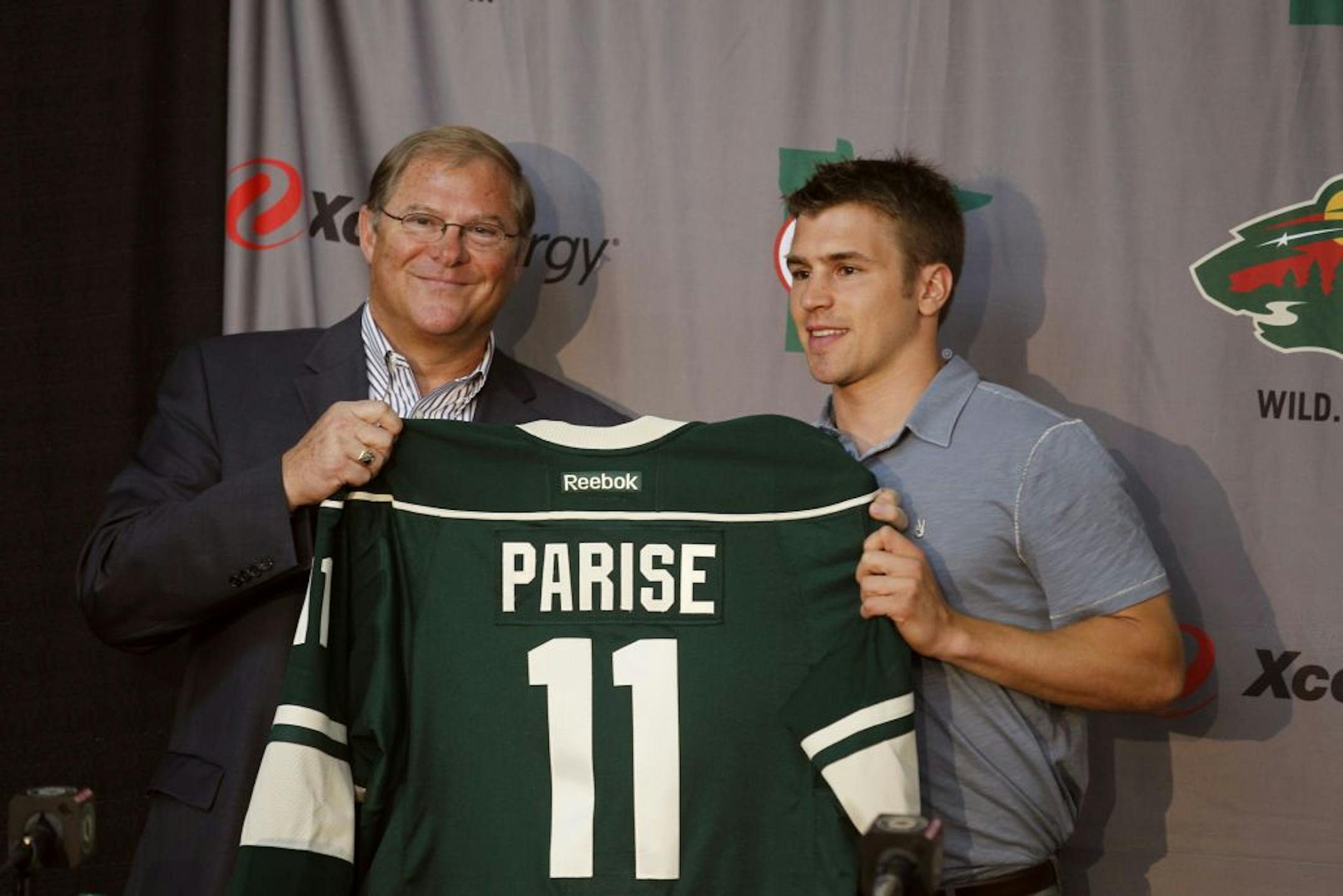 Minnesota Wild owner Craig Leipold gave Zack Parise his new Wild jersey