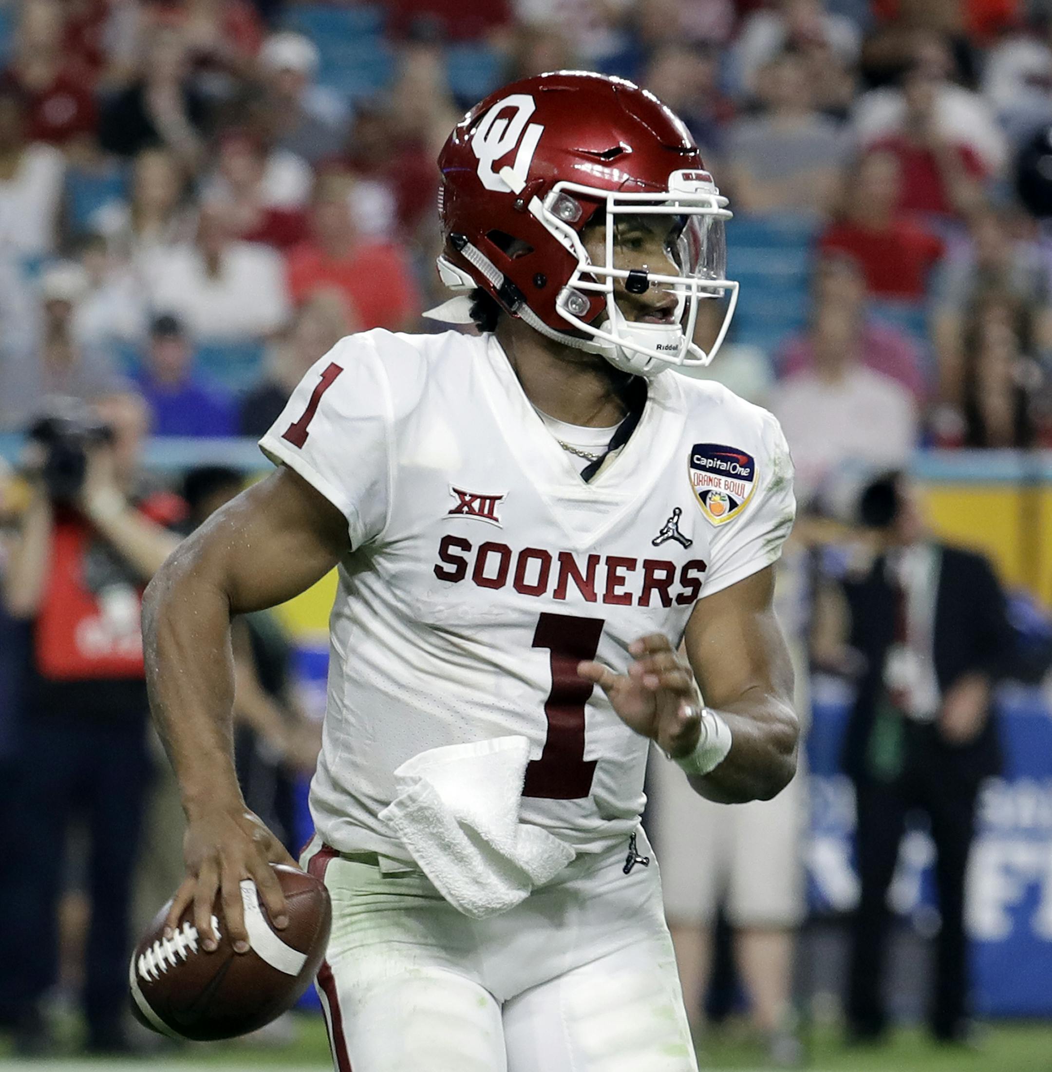 Oklahoma quarterback Kyler Murray (1) looks to pass, during the second half of the Orange Bowl NCAA college football game against Alabama, Saturday, Dec. 29, 2018, in Miami Gardens, Fla. (AP Photo/Lynne Sladky)
