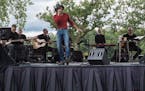 Country music star Tim McGraw was the main act of a fund-raiser Sunday at Lake Minnetonka.