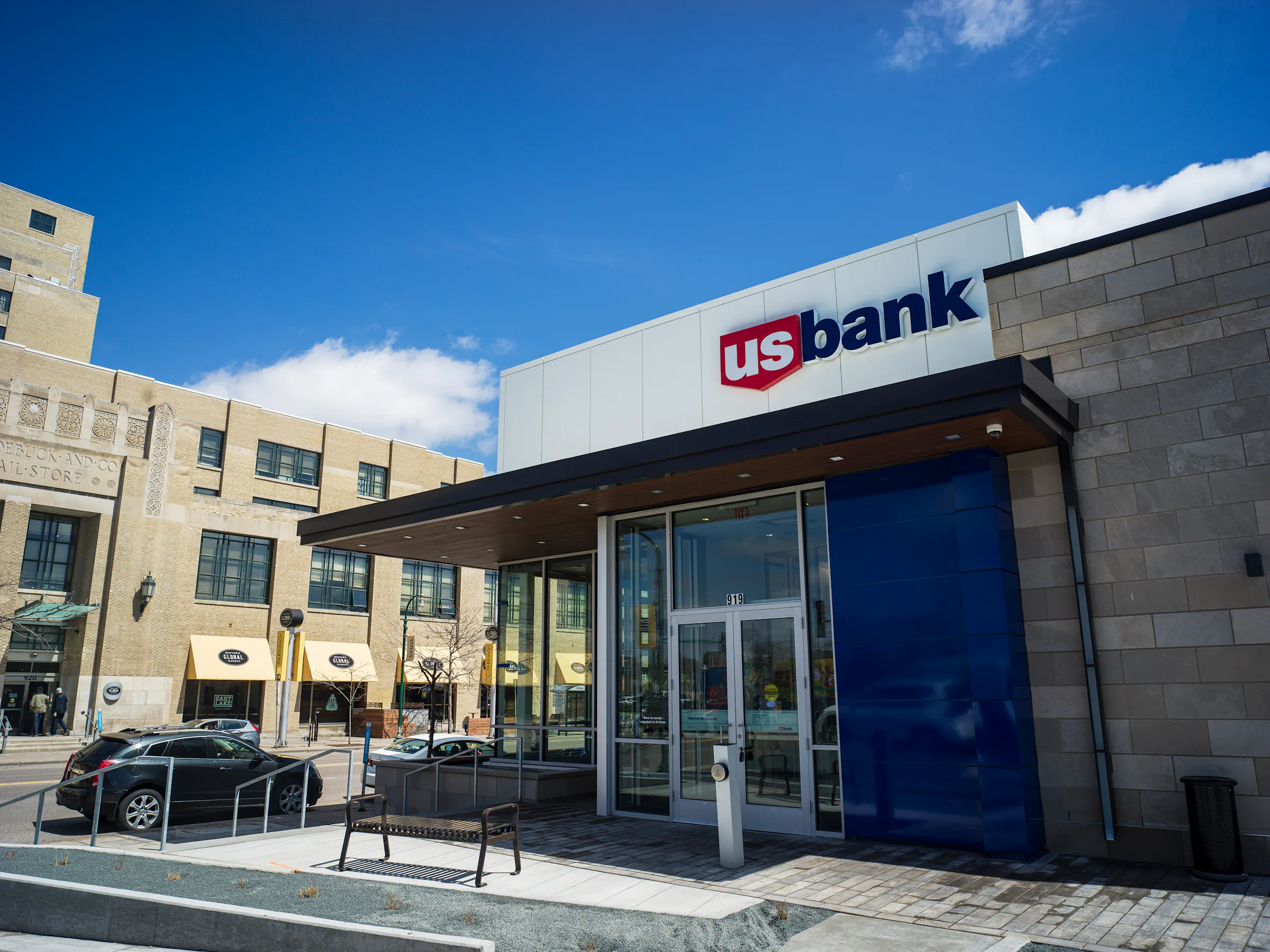 U.S. Bank reopens branch on Lake Street that was destroyed in 2020 riots