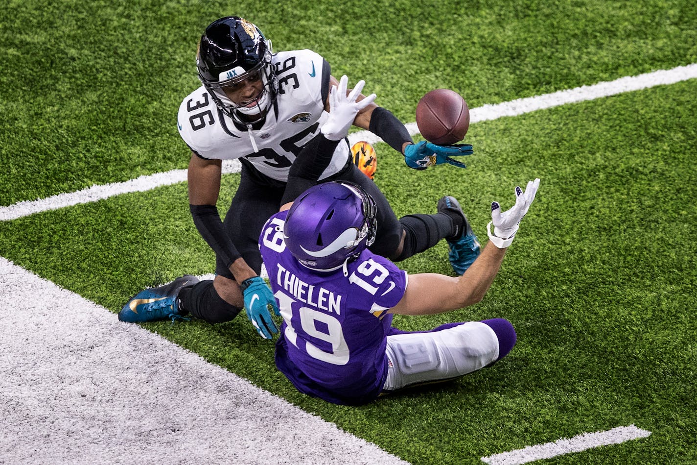 Jacksonville cornerback Luq Barcoo tipped the ball away from Vikings receiver Adam Thielen in the fourth quarter.