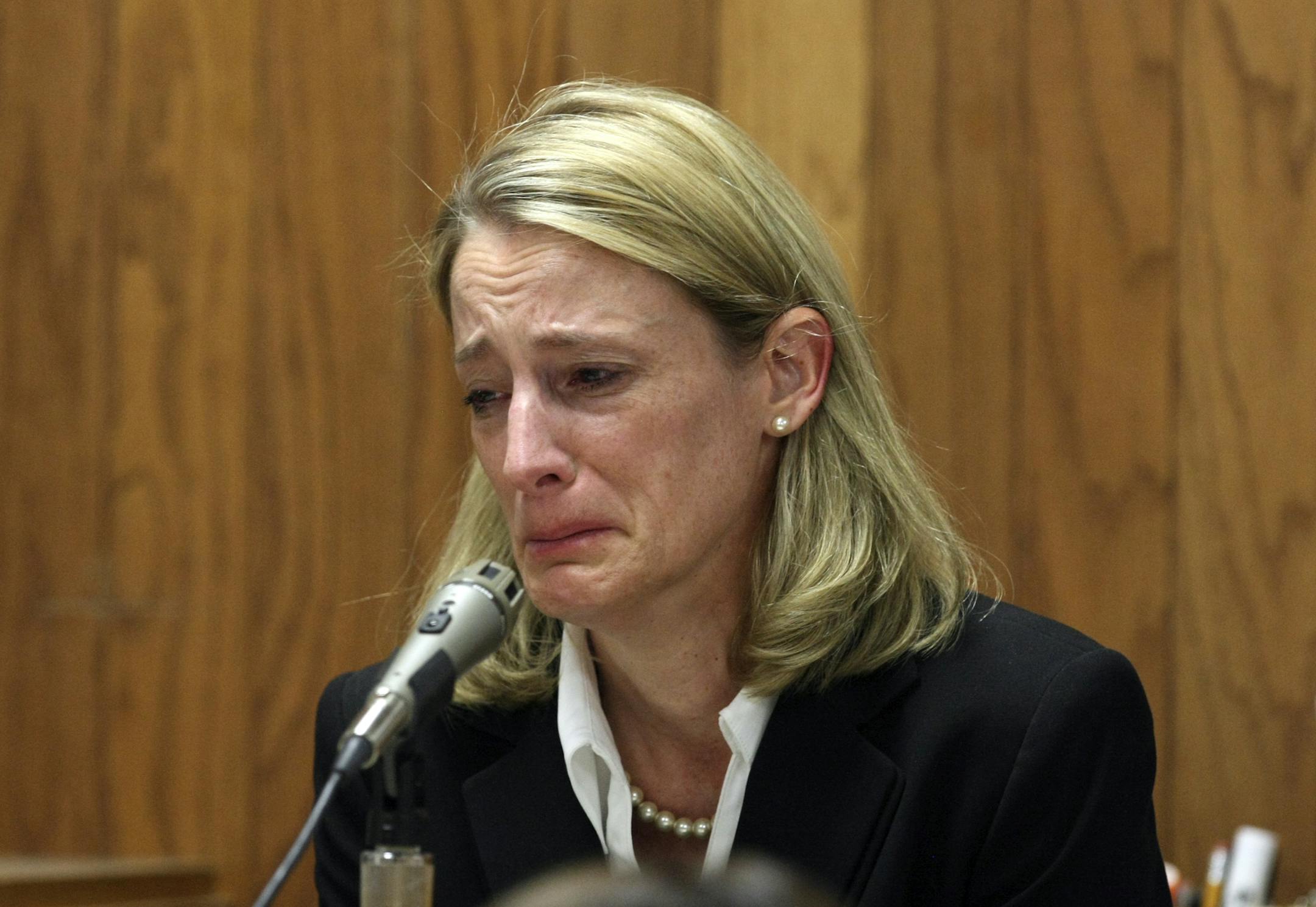 Helen L. Montoya/San Antonio Express-News
Former flight attendant Julie Bronson testified during her intoxication assault trial on May 14, 2012. She said she had tried to force sleep after an international flight with sleeping pills and wine, but was caught driving into a family and severely injuring a chid.