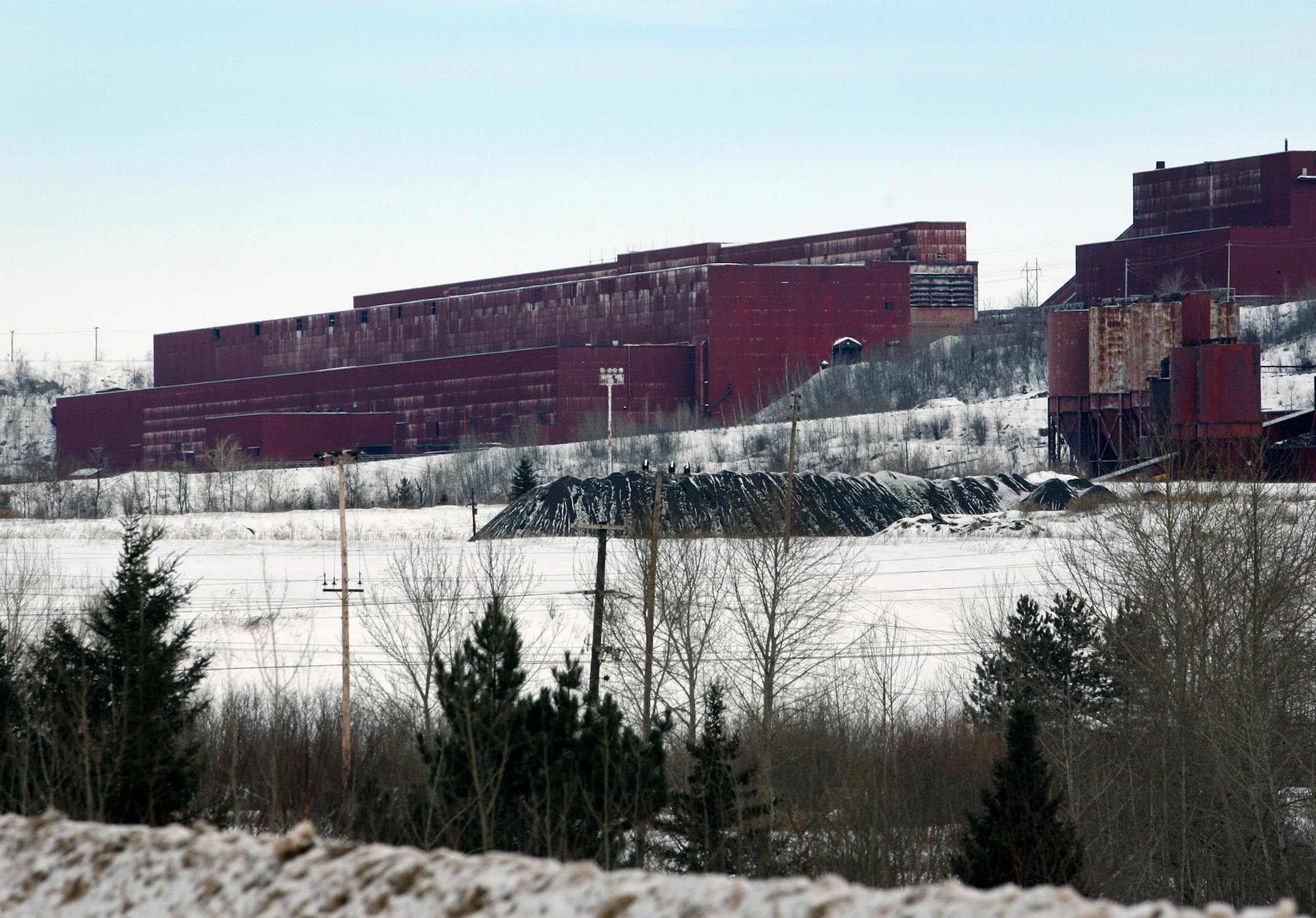 JENNIFER SIMONSON ï jsimonson@startribune.com Hoyt Lakes, MN-Feb. 13, 2008] Former LTV Steel facilities that Canadian-based PolyMet Mining plans to reuse when it begins mining on the Mesabi Range include the quarter-mile long concentrator building at left. ORG XMIT: MIN2013041019041232
