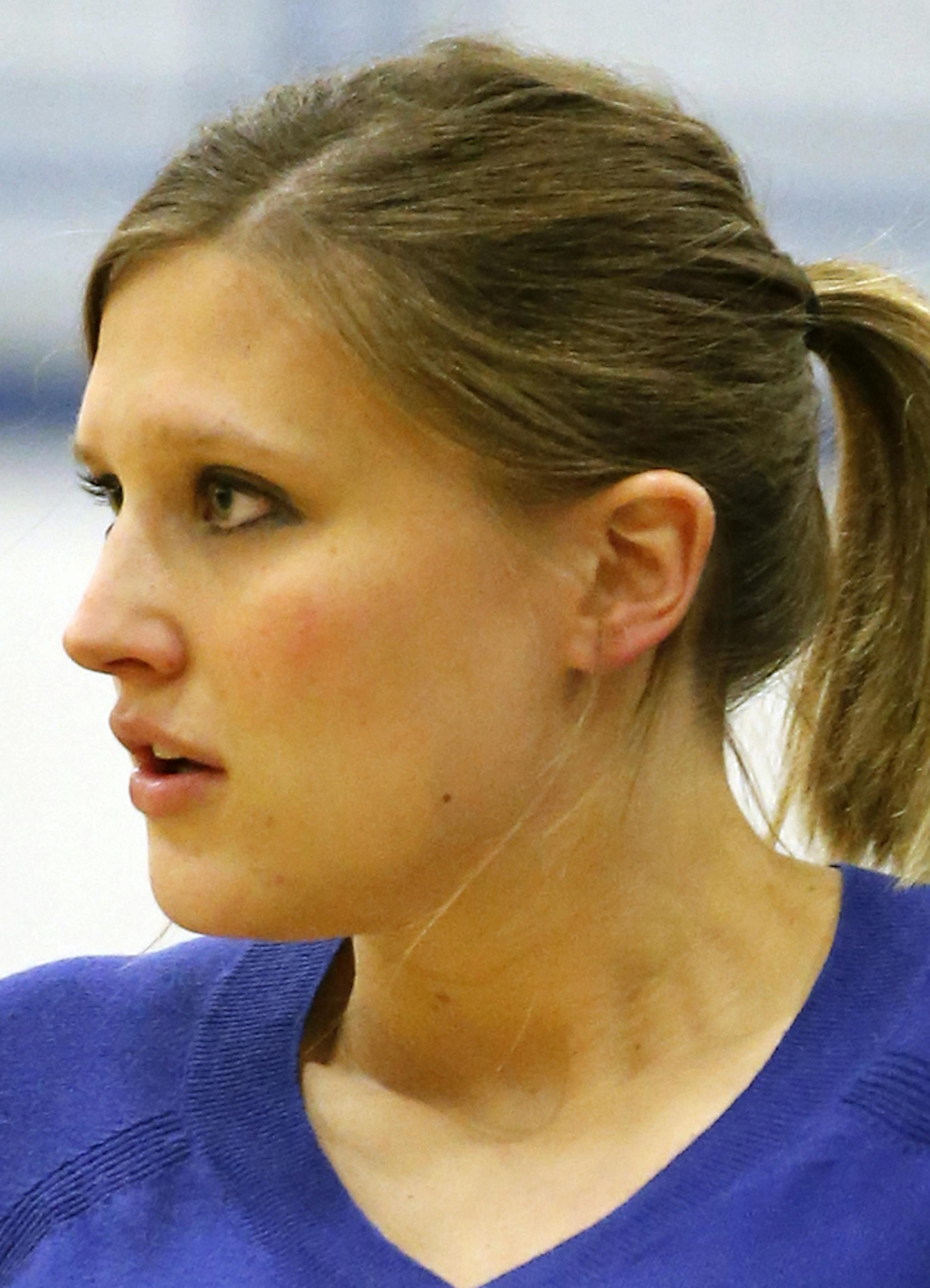 At Eastview H.S. in Apple Valley, head coach Molly Kasper oversees her players.] Richard Tsong-Taatarii/rtsong-taatarii@startribune.com