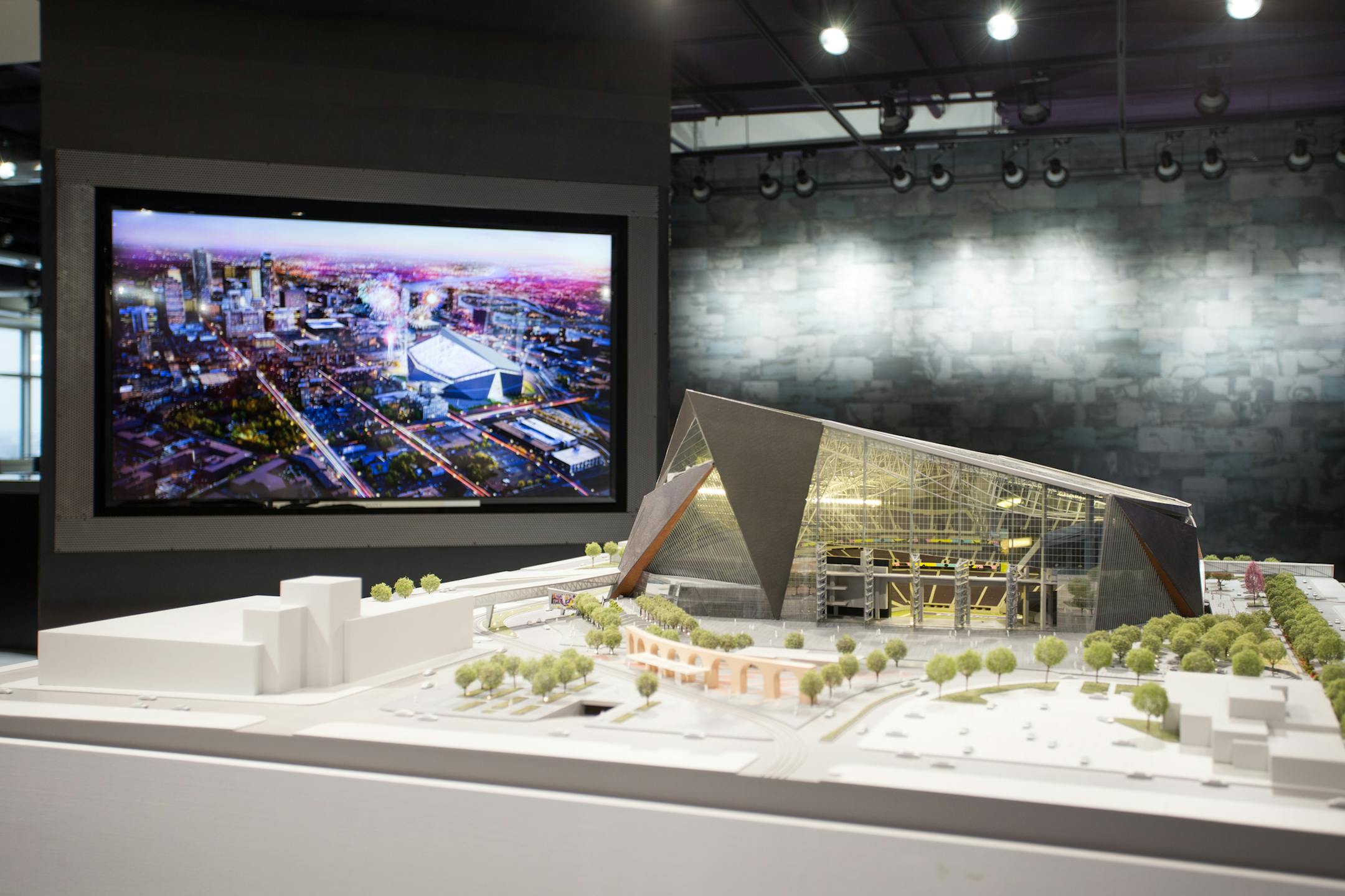 Minnesota Vikings fans can get an early, interactive look at the new stadium under construction in downtown Minneapolis at the team’s preview center.