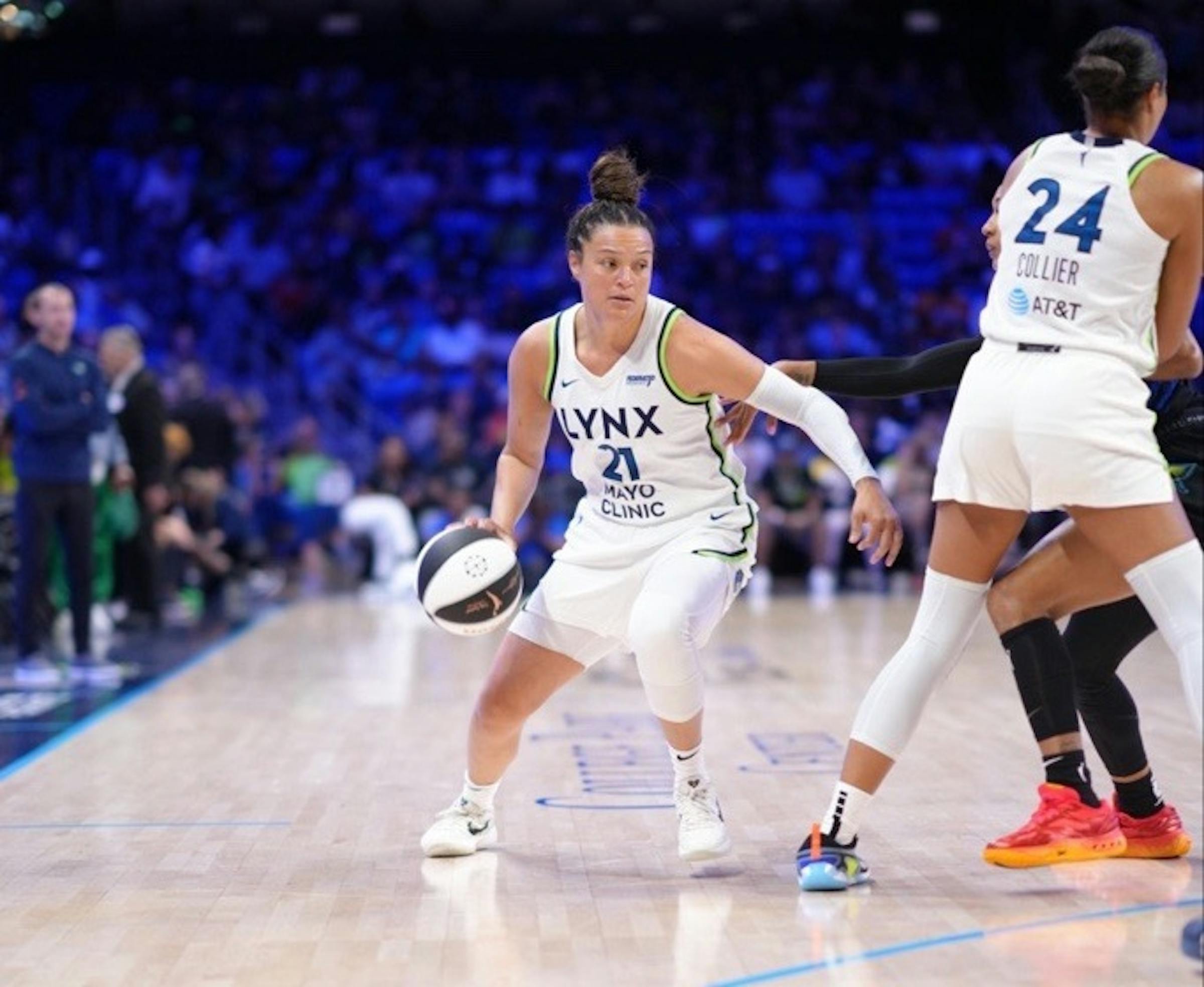 Lynx overwhelm Wings in the fourth quarter, improve to 9-0