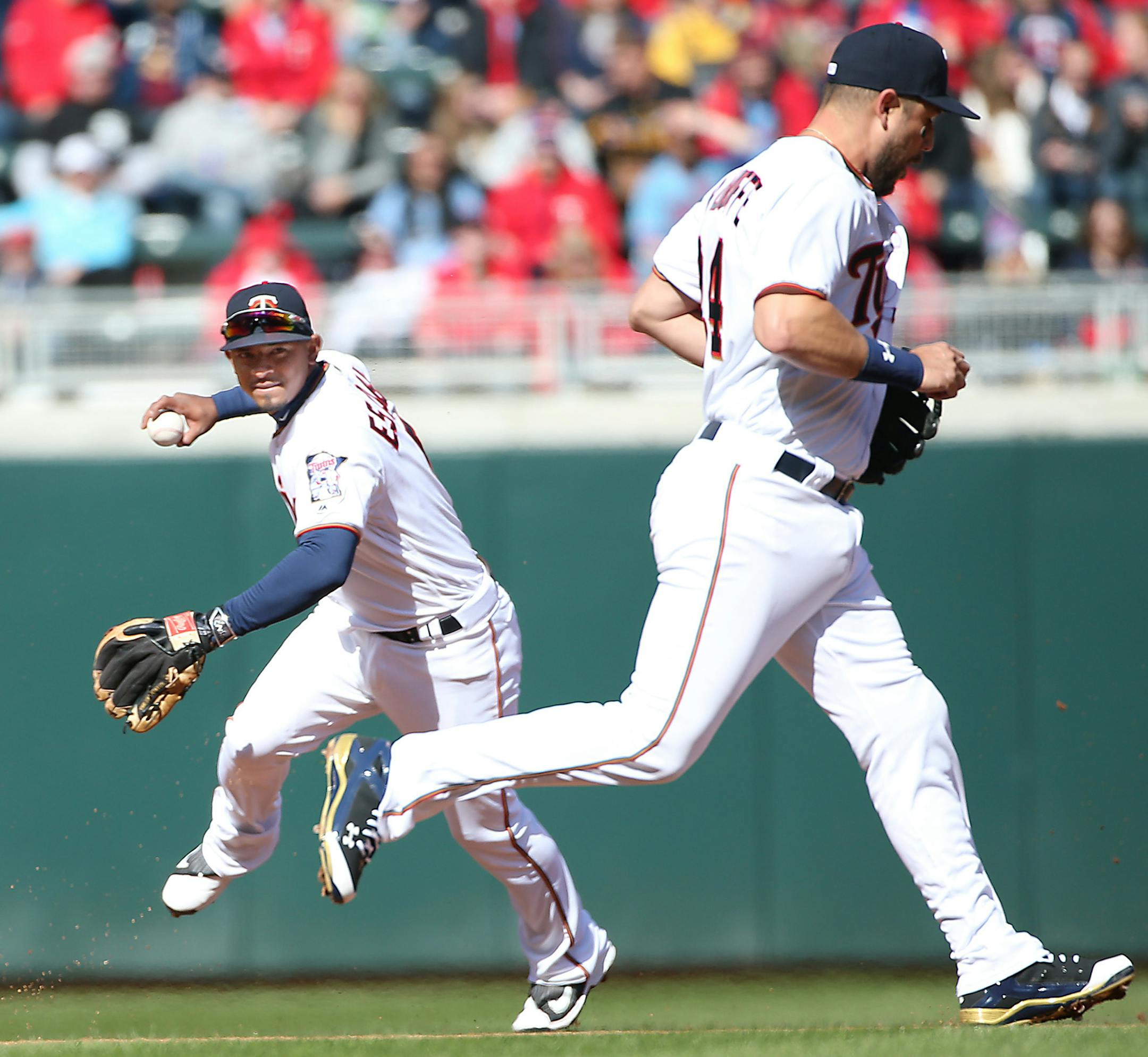 Minnesota Twins short stop Eduardo Escobar made an error during the third inning as the Twins took on the Chicago White Sox during the Twins Home opener, Monday, April 11, 2016 in Minneapolis, MN. ] (ELIZABETH FLORES/STAR TRIBUNE) ELIZABETH FLORES • eflores@startribune.com
