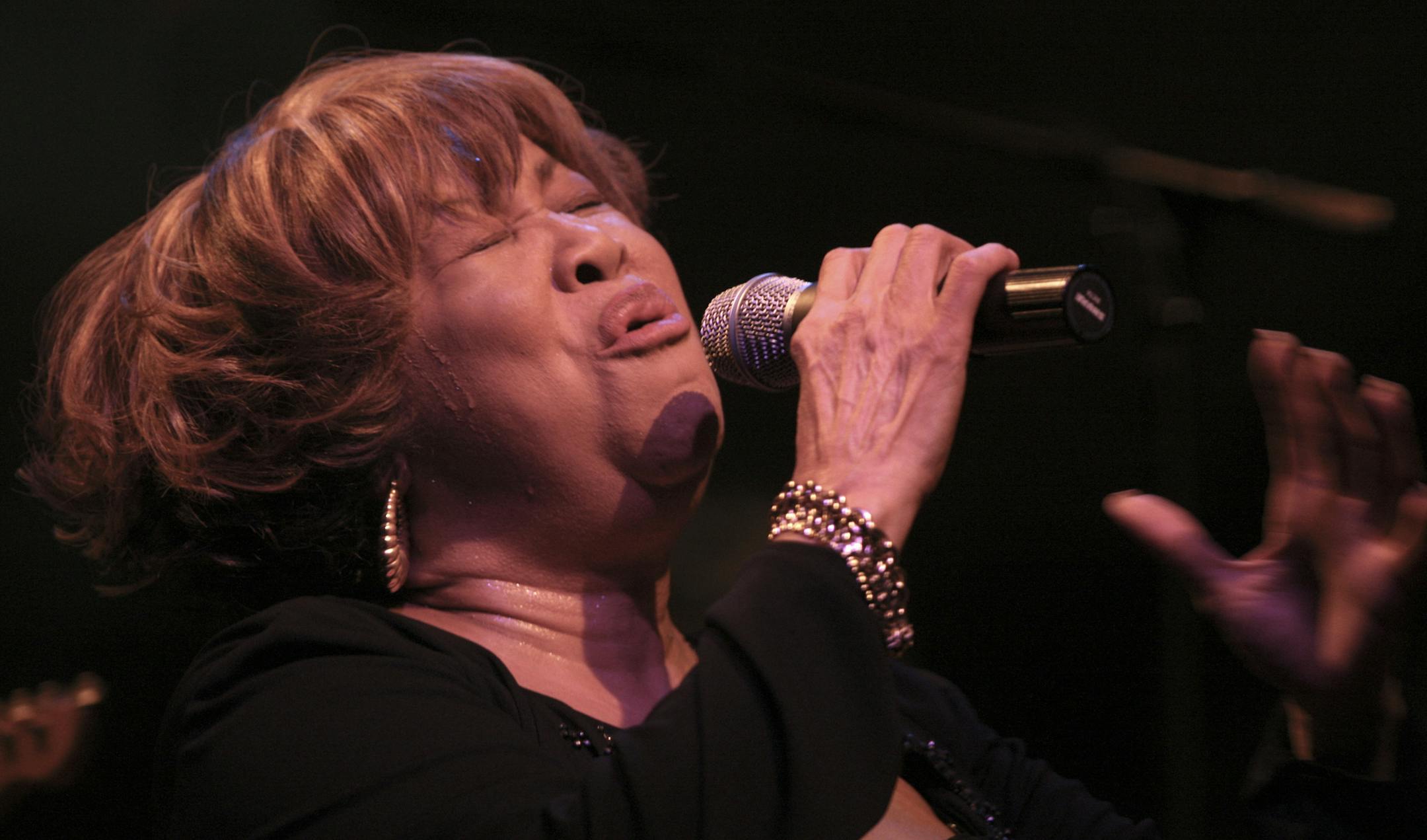 JEFF WHEELER • jeff.wheeler@startribune.com MINNEAPOLIS - 2/3/10 - The legendary Mavis Staples performed the first of two nights at the Dakota Jazz Club & Restaurant Wednesday night in Minneapolis. IN THIS PHOTO: ] Mavis Staples singing at the Dakota Wednesday night.