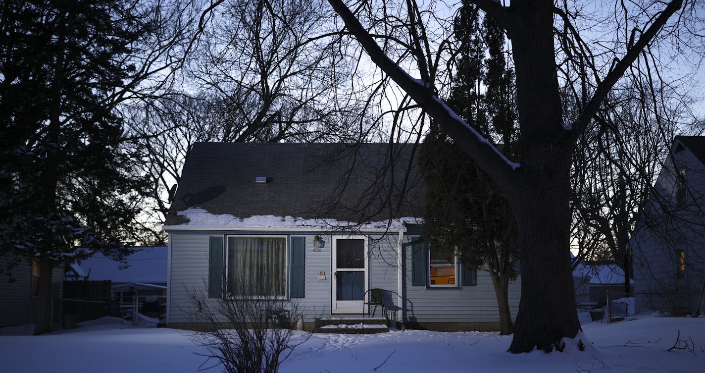 Unshoveled sidewalks in front of the house Jerry Lee Curry rented on 17th Ave. S. in Minneapolis Wednesday evening. ] JEFF WHEELER &#xef; jeff.wheeler@startribune.com The home at 4216 17th Ave. S. in Minneapolis where Jerry Lee Curry allegedly abused his twin daughters until authorities removed the young women from the home last May.