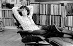 Susan Sontag at home in New York City in 1989. Eddie Hausner • New York Times ORG XMIT: NYT25
