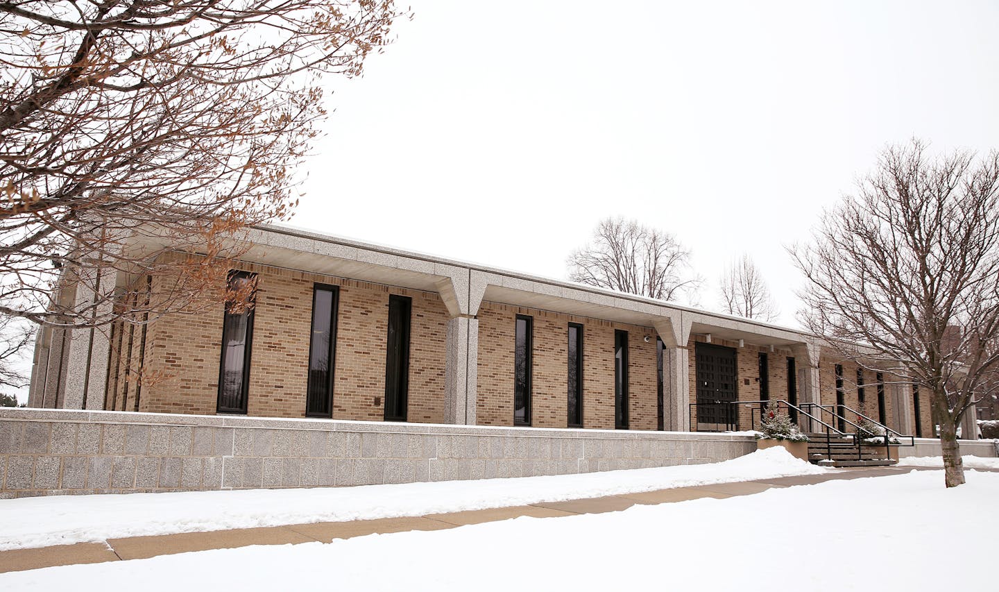 The Chancery buildings owned by the St. Paul Minneapolis Archdiocese at 226-230 Summit Avenue in St. Paul on Thursday, January 7, 2016. ] (Leila Navidi/Star Tribune) leila.navidi@startribune.com BACKGROUND INFORMATION: The St. Paul Minneapolis Archdiocese has signed purchase agreements on all four properties it is selling to pay creditors in its bankruptcy reorganization.