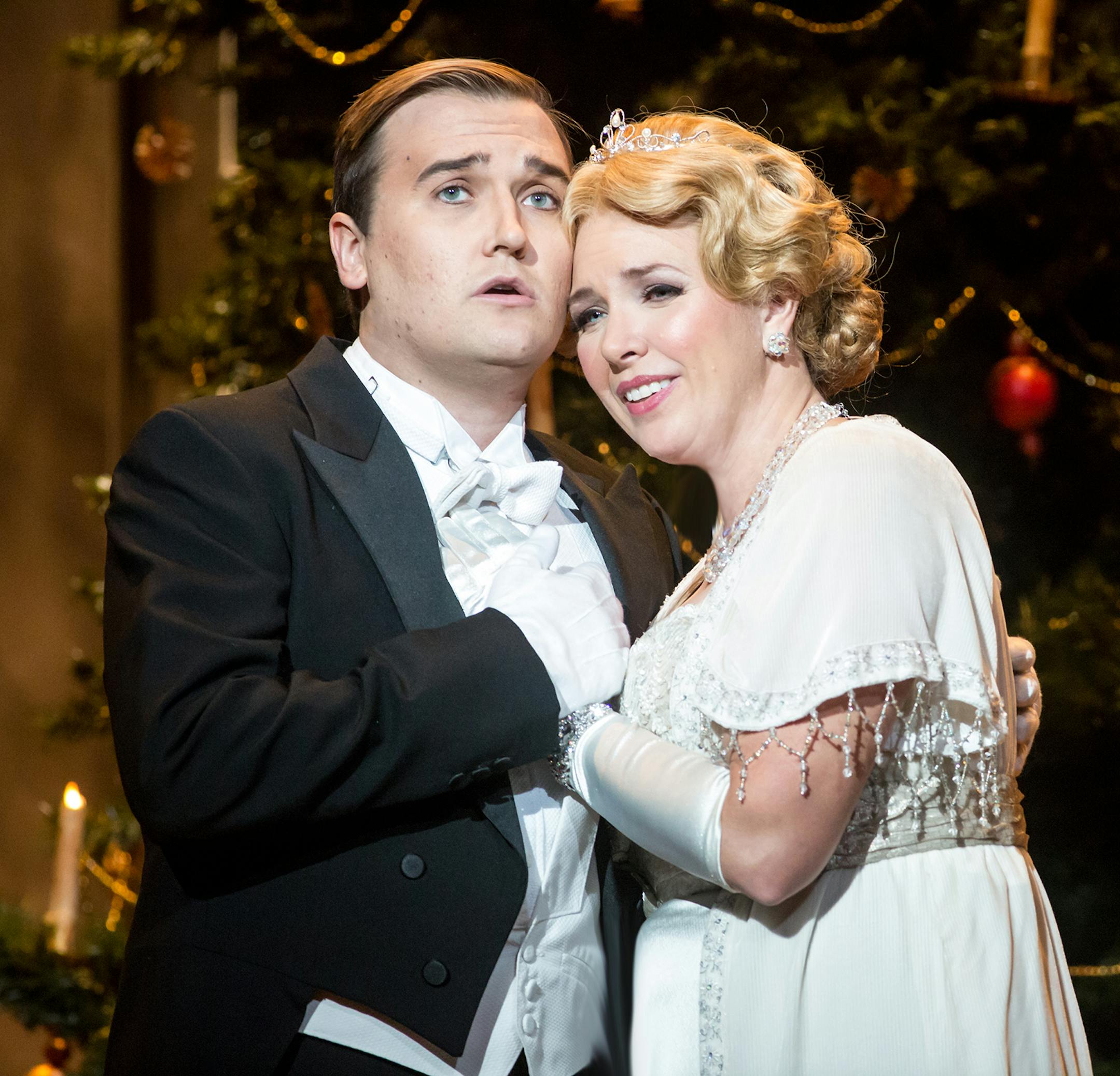 Dan Norman Miles Mykkanen as Nikolaus Sprink and Karin Wolverton as Anna S¯rensen Minnesota Operaís 2018 production of Silent Night.