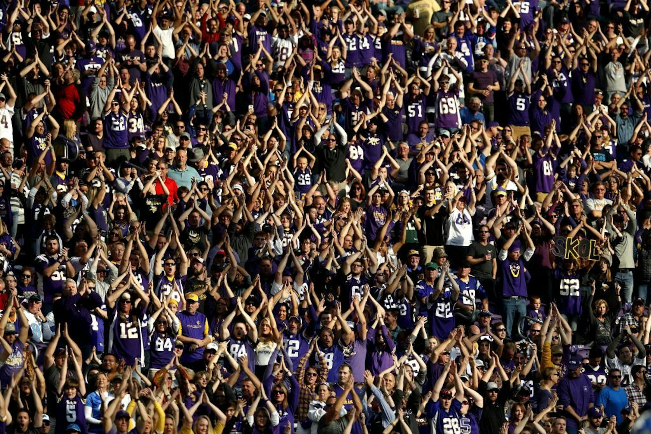 If anyone knows Vikings' NFL draft trivia, it should be these fans doing the team's SKOL chant.