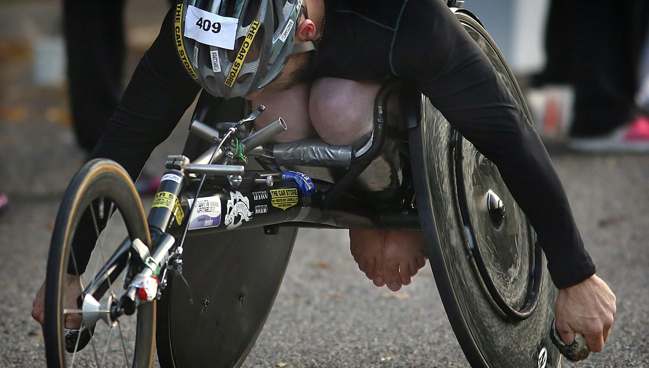 Chad Johnson, Corydon, ID, concentrated at the 3 mile mark in Minneapolis. ] (JIM GEHRZ/STAR TRIBUNE) / October 6, 2013, Minneapolis/St. Paul, MN ‚Äì BACKGROUND INFO- About 12,000 runners were expected to participate in the annual Medtronic Twin Cities Marathon. The 26.2 mile course began in downtown Minneapolis and ended at the state capitol in St. Paul. Several hundred thousand spectators were expected to witness the event and to cheer runners on along the course as well. The
