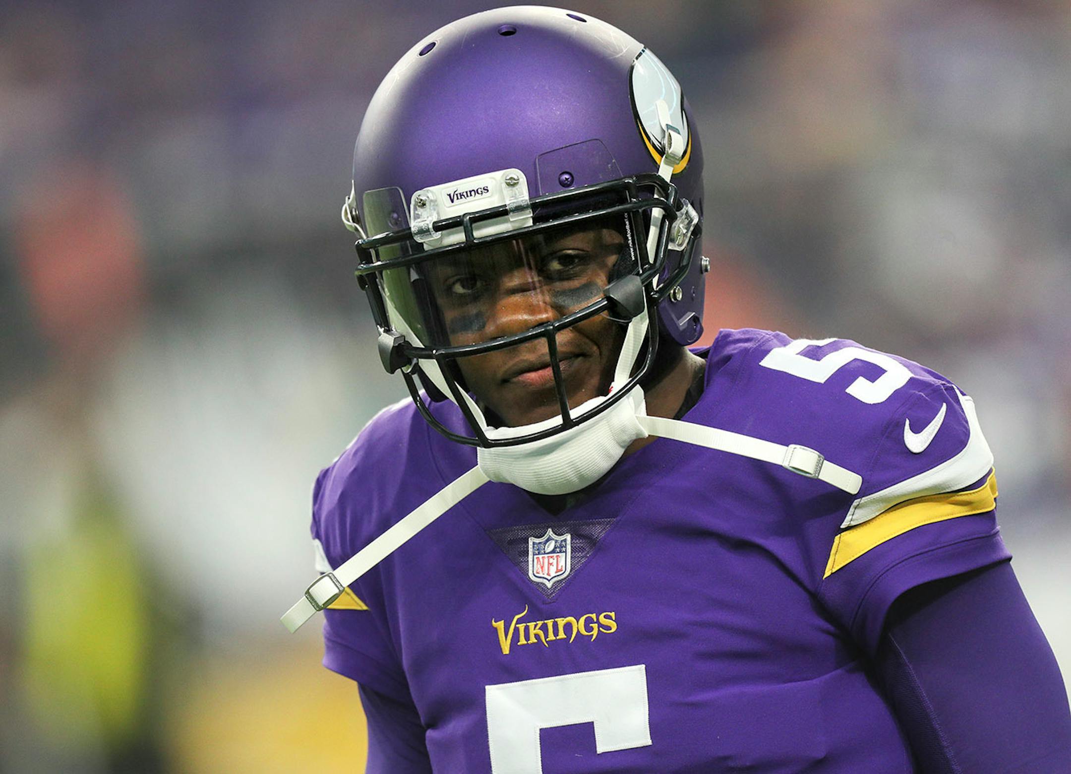Vikings QB Teddy Bridgwater looked dissapointed after throwing an interception on his first series in the 4th quarter.