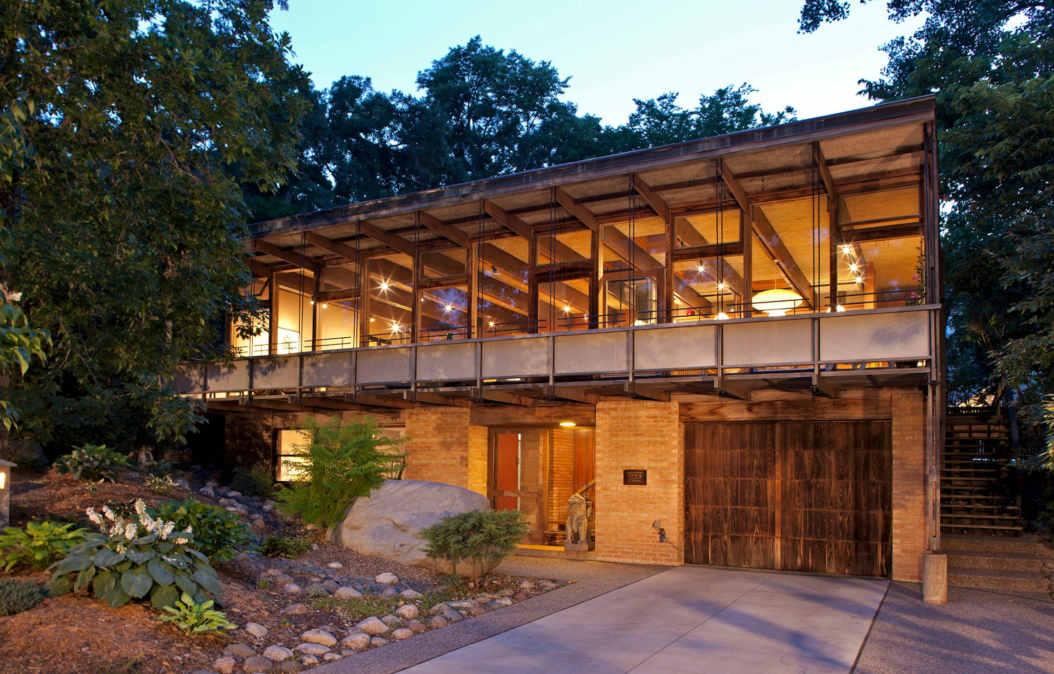 Midcentury modern architect-designed home for sale. Landmark Photography