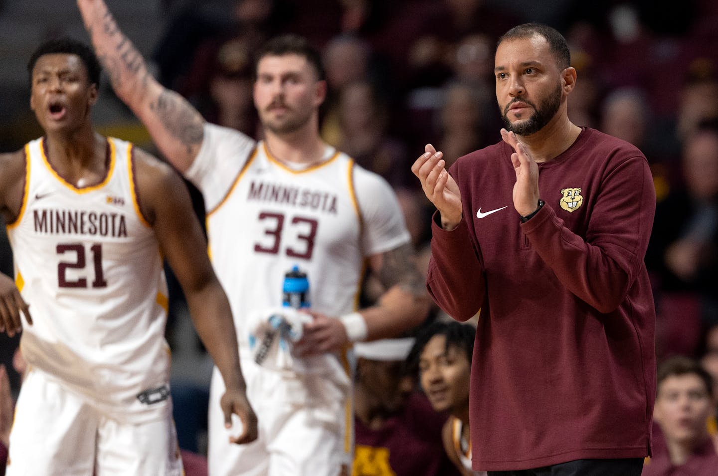 Minnesota head coach Ben Johnson in the first half Monday, November 6, 2023, at Williams Arena in Minneapolis, Minn. ] CARLOS GONZALEZ • carlos.gonzalez@startribune.com