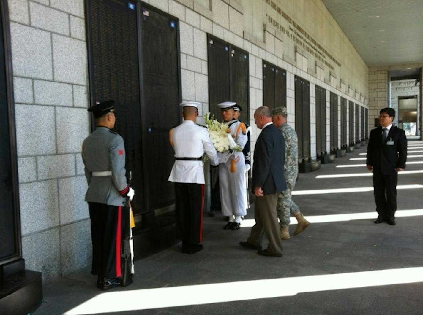 Gov. Dayton at Korean War Memorial