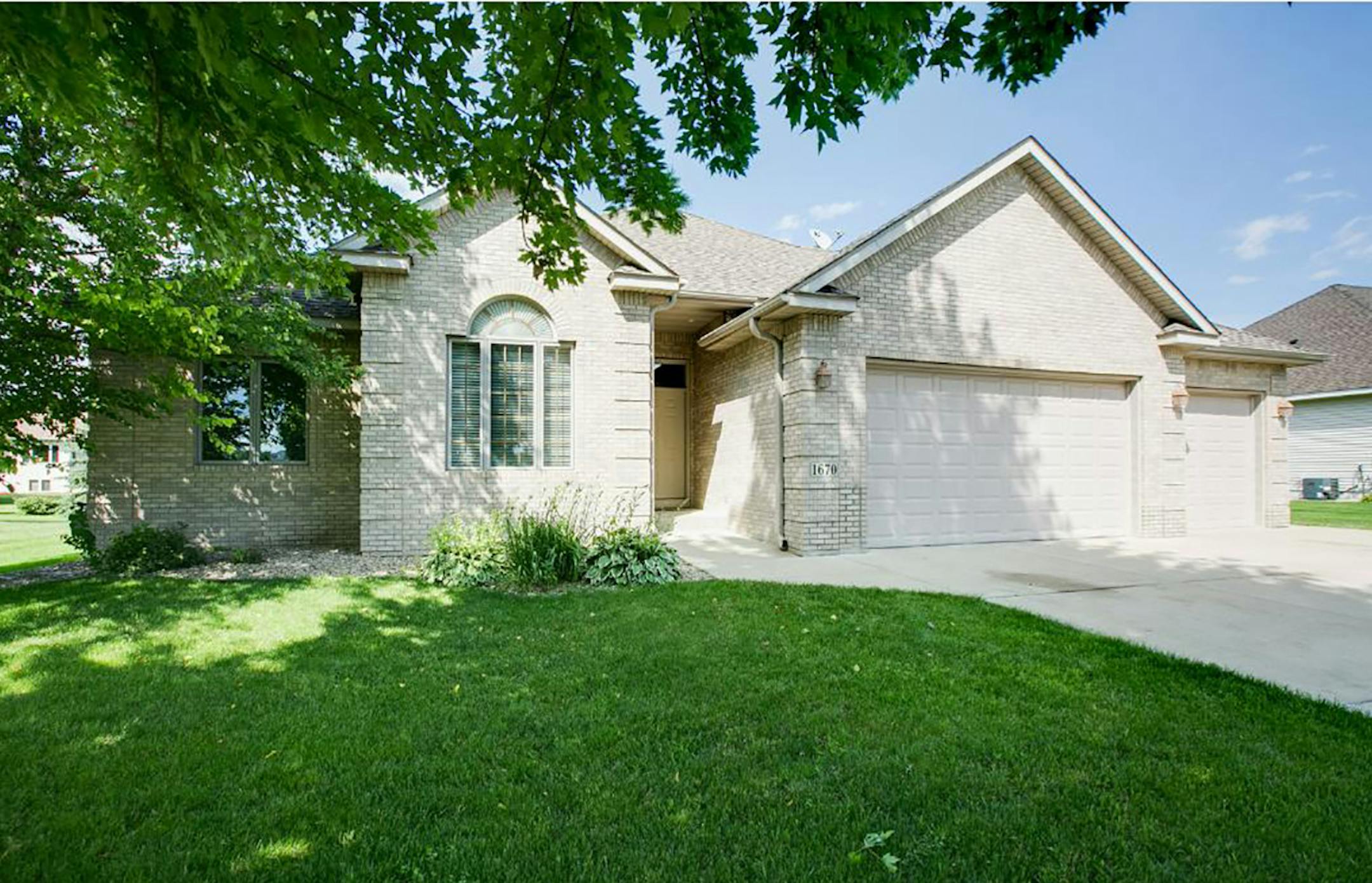 Hastings
Built in 2000, this five-bedroom, three-bath house has 3,200 square feet and features vaulted ceilings, fireplace, eat-in kitchen, full finished basement, deck and in-ground sprinkler system. Listed by Mary Murphy, 651-353-9838, and Kari Storkamp, 651-470-0709, Edina Realty.